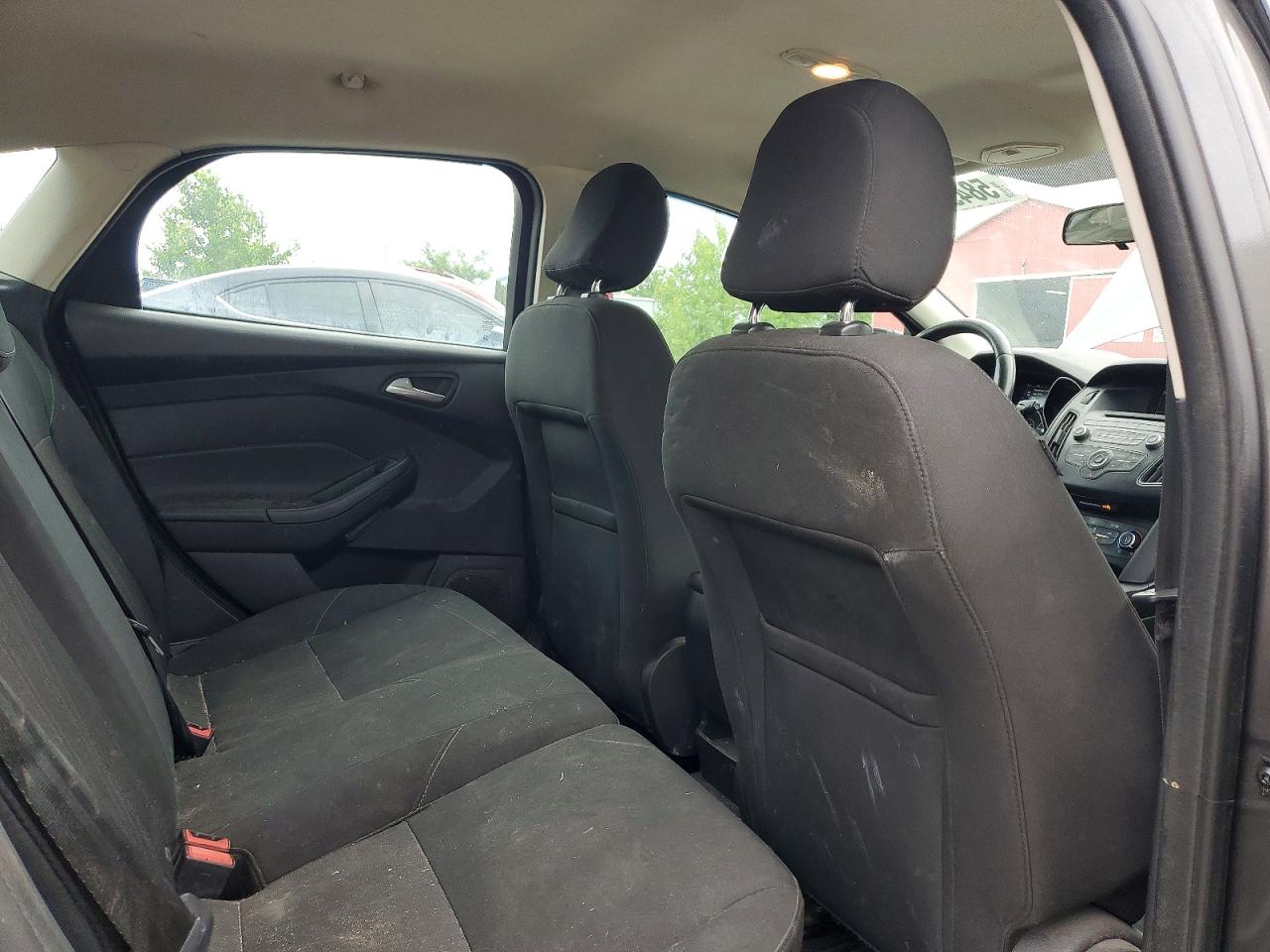2015 Ford Focus Se Gray vin: 1FADP3K28FL351815