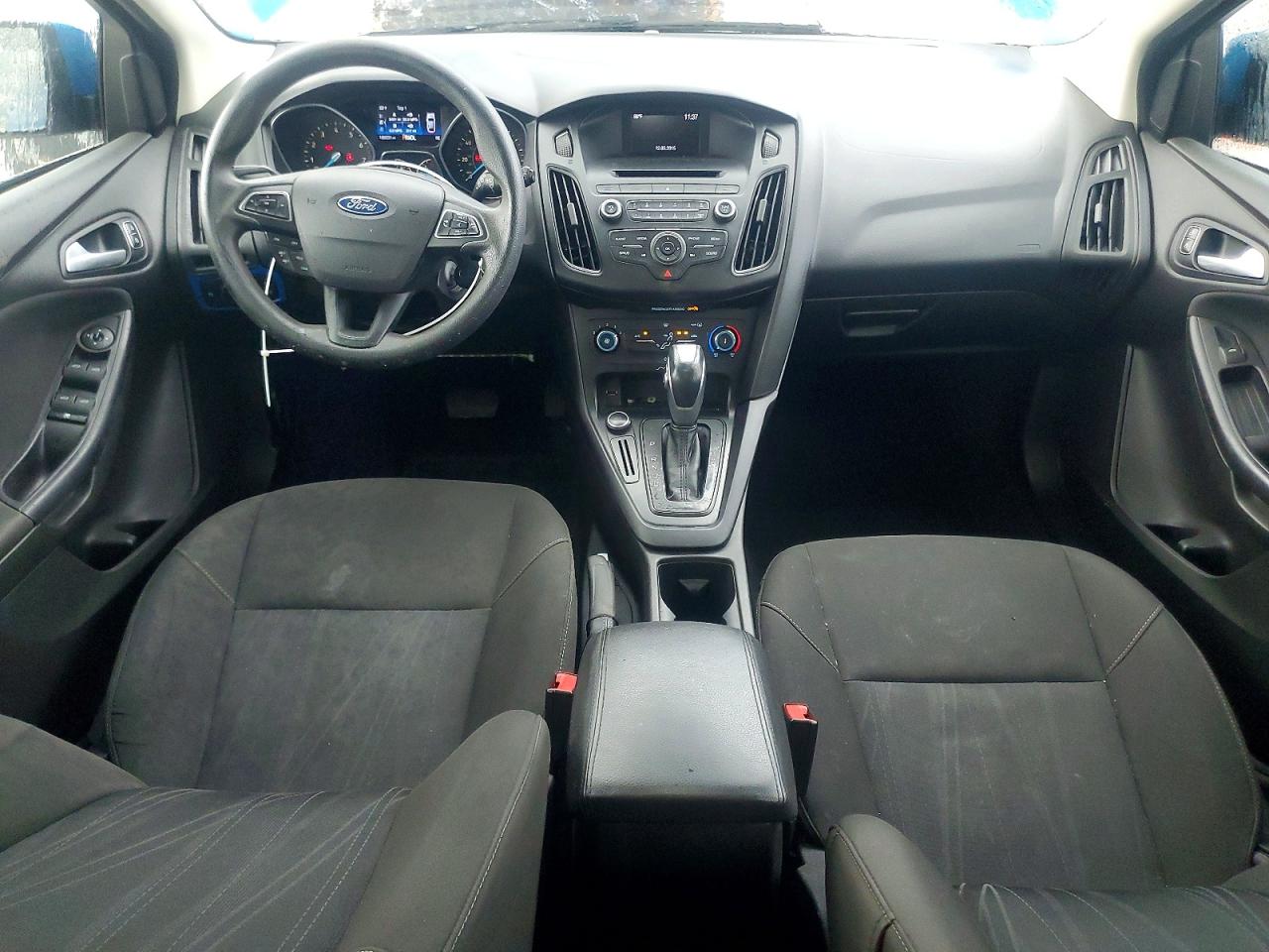 2015 Ford Focus Se Blue vin: 1FADP3K28FL354620