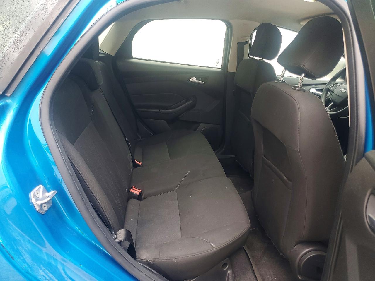 2015 Ford Focus Se Blue vin: 1FADP3K28FL354620