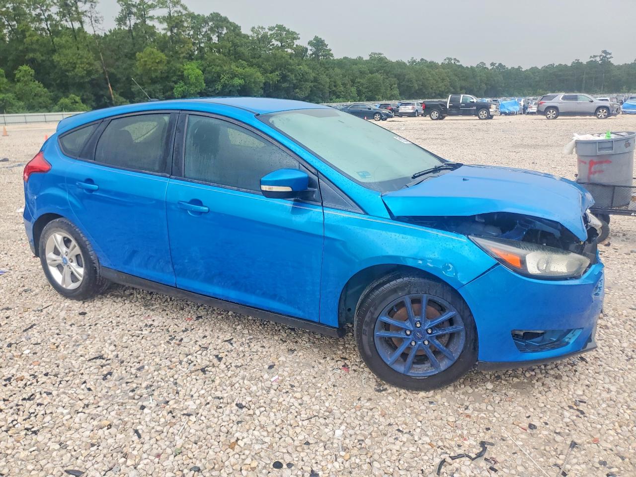 2015 Ford Focus Se Blue vin: 1FADP3K28FL354620