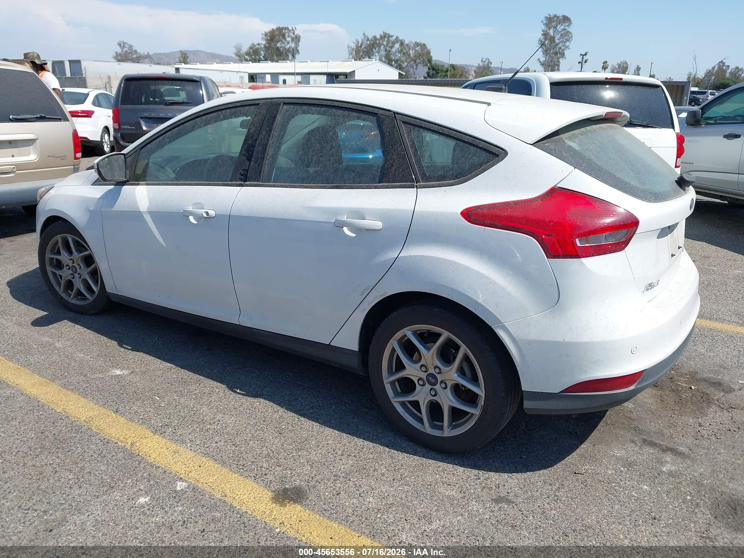 2015 Ford Focus Se White vin: 1FADP3K28FL385866