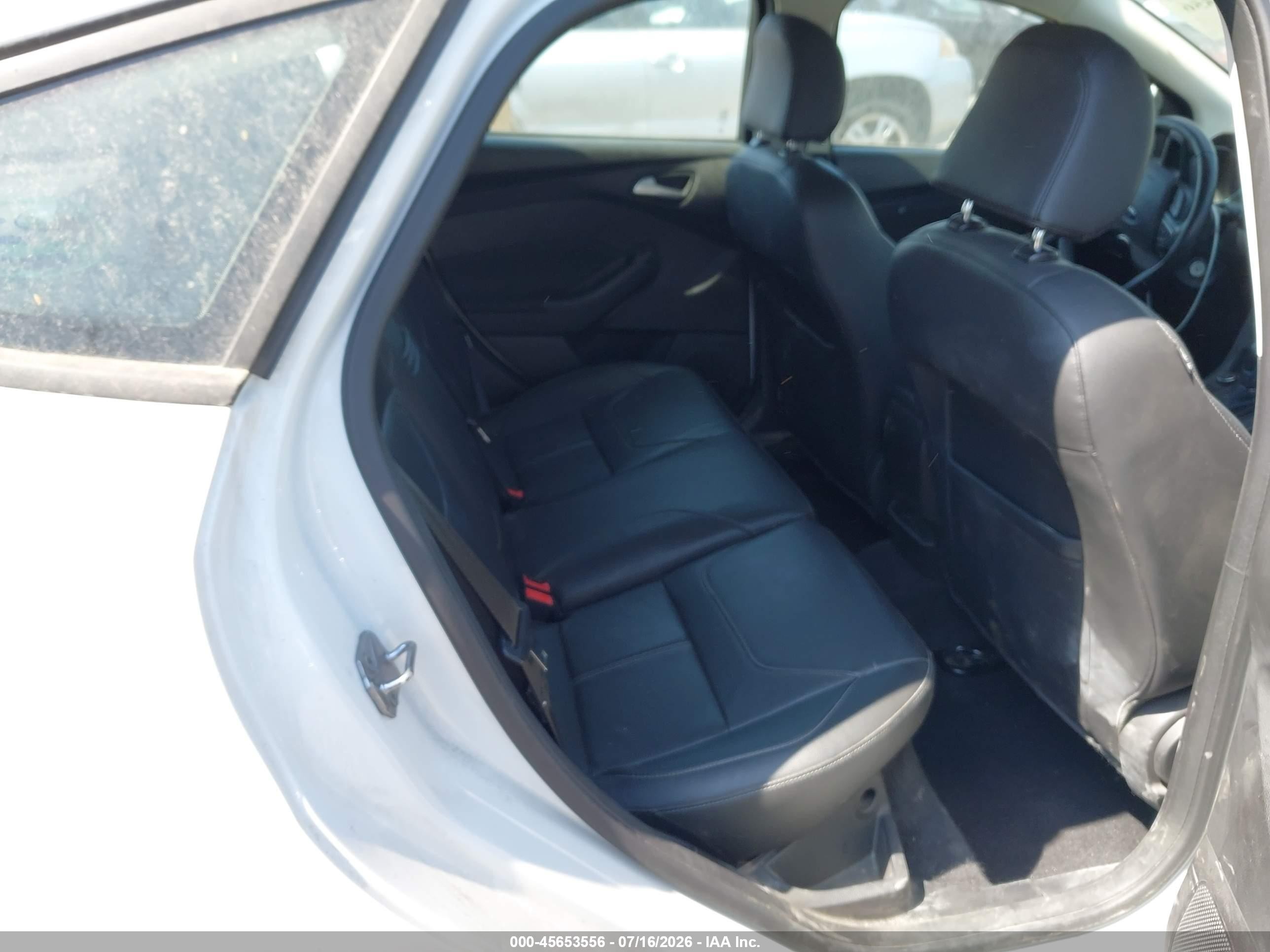 2015 Ford Focus Se White vin: 1FADP3K28FL385866