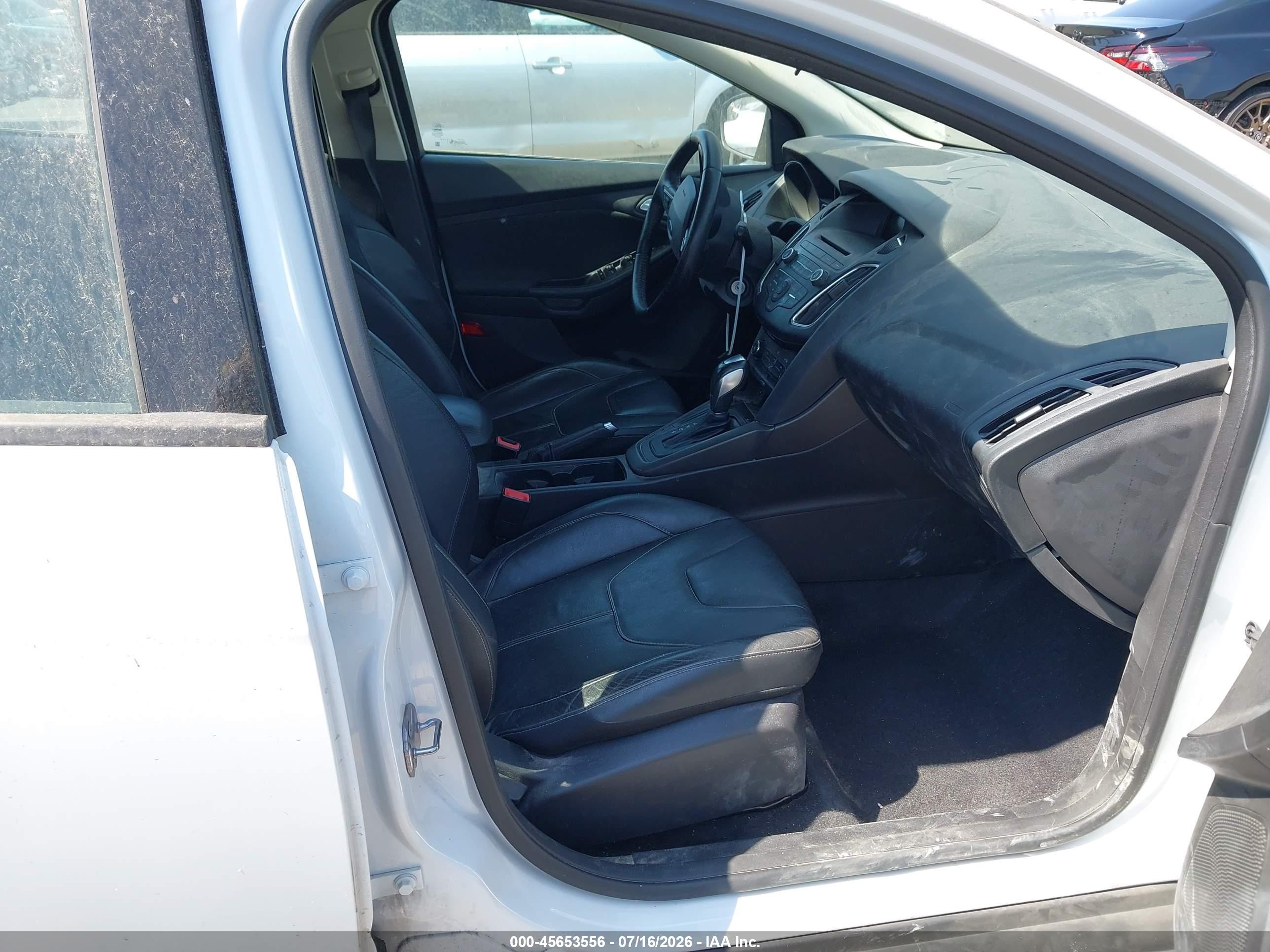2015 Ford Focus Se White vin: 1FADP3K28FL385866