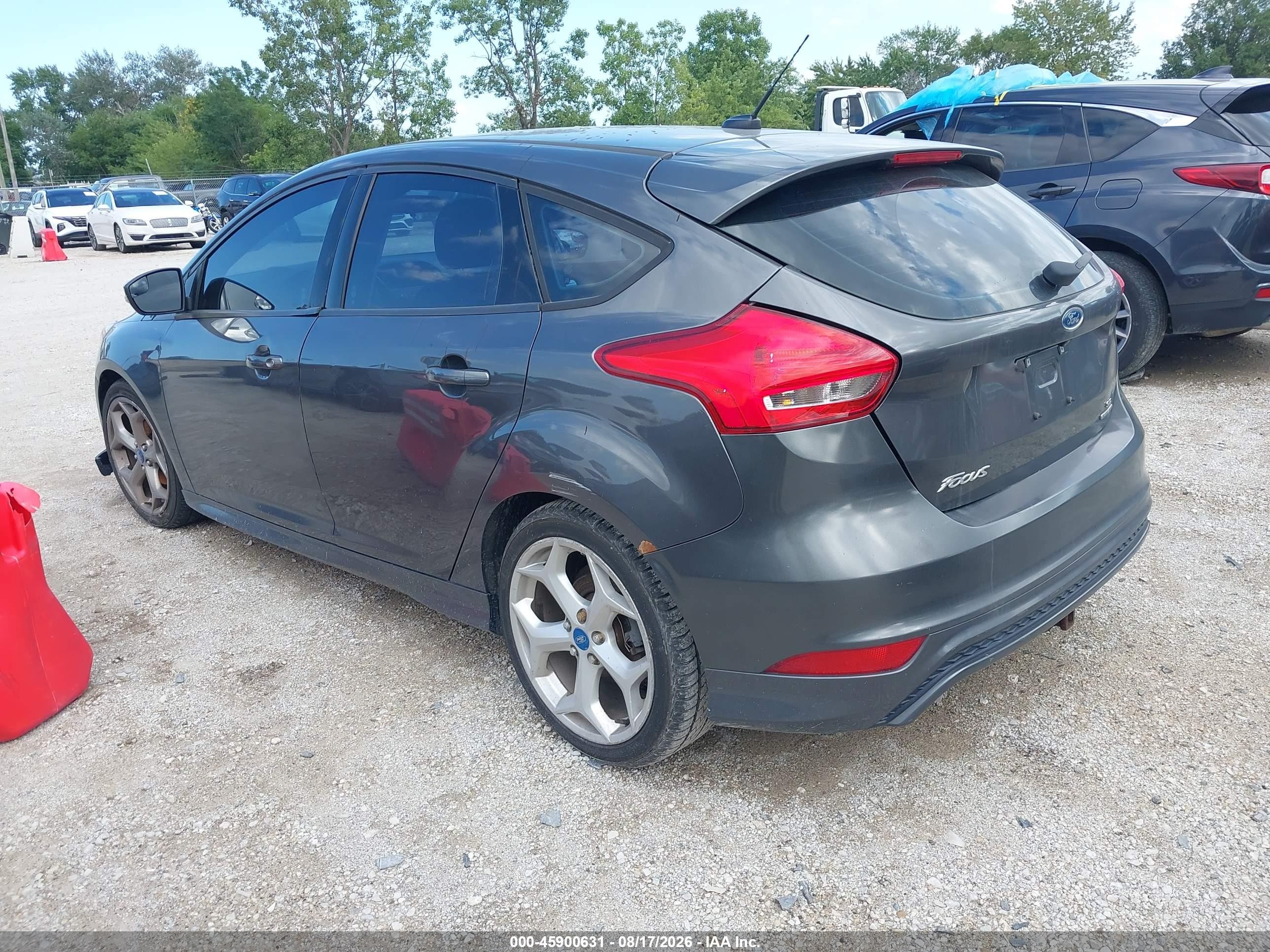 2015 Ford Focus Se Silver vin: 1FADP3K28FL386709