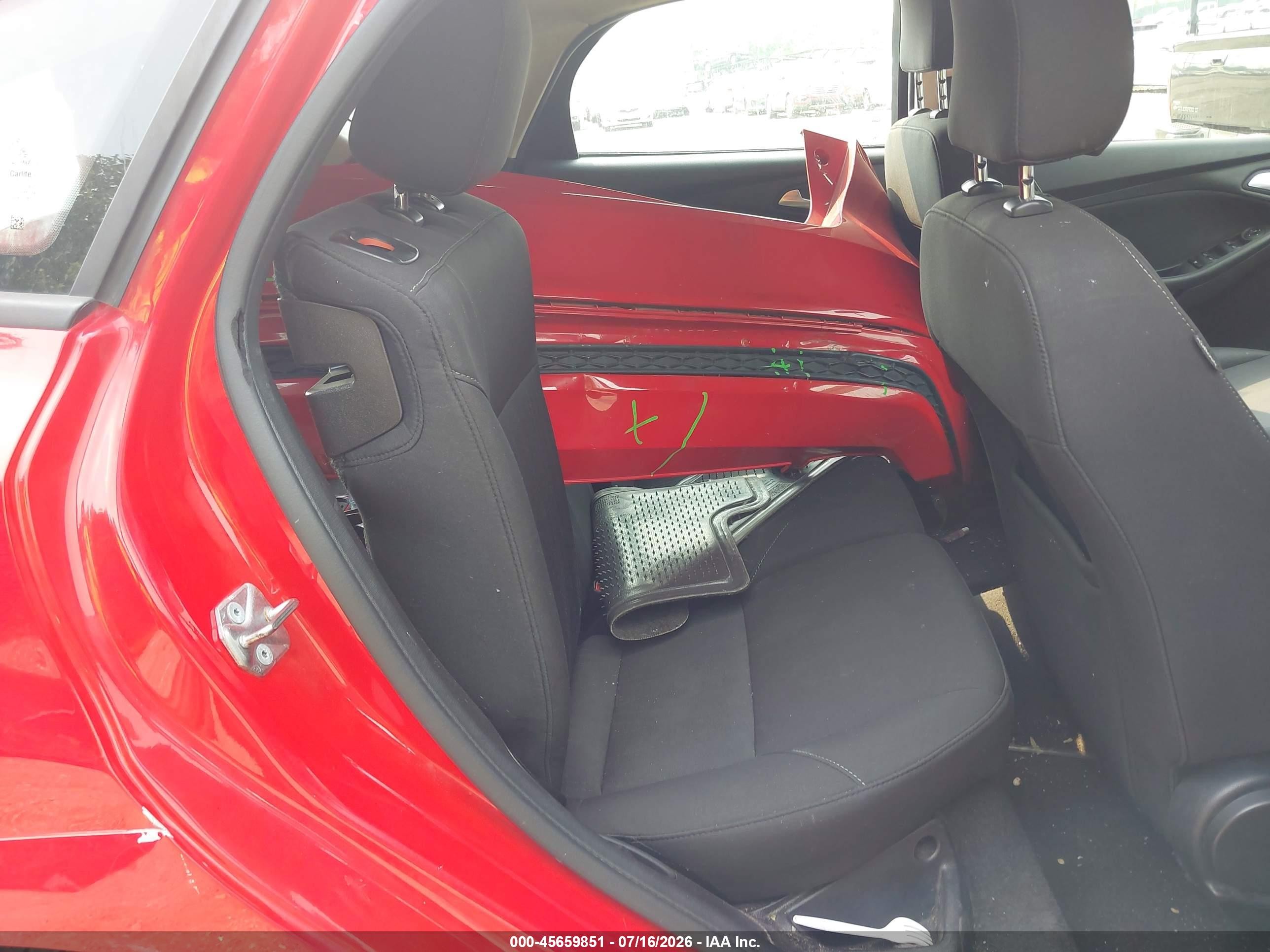 2016 Ford Focus Se Red vin: 1FADP3K28GL229361