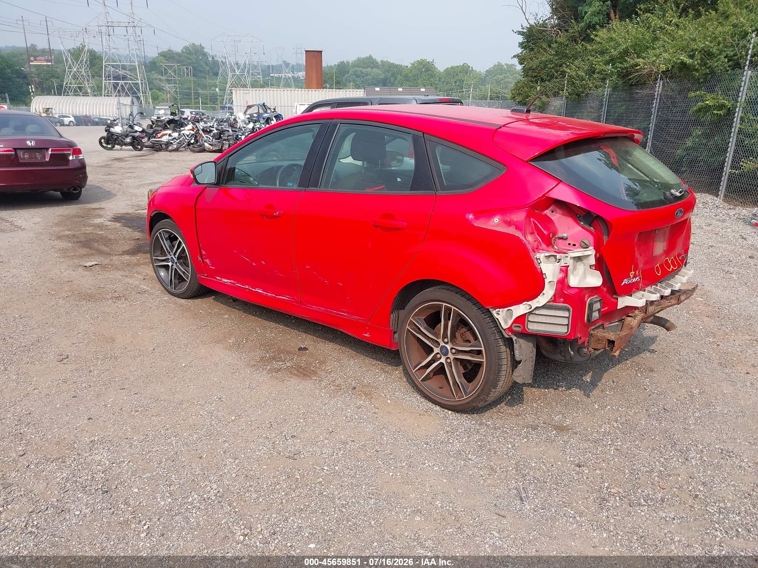 2016 Ford Focus Se Red vin: 1FADP3K28GL229361