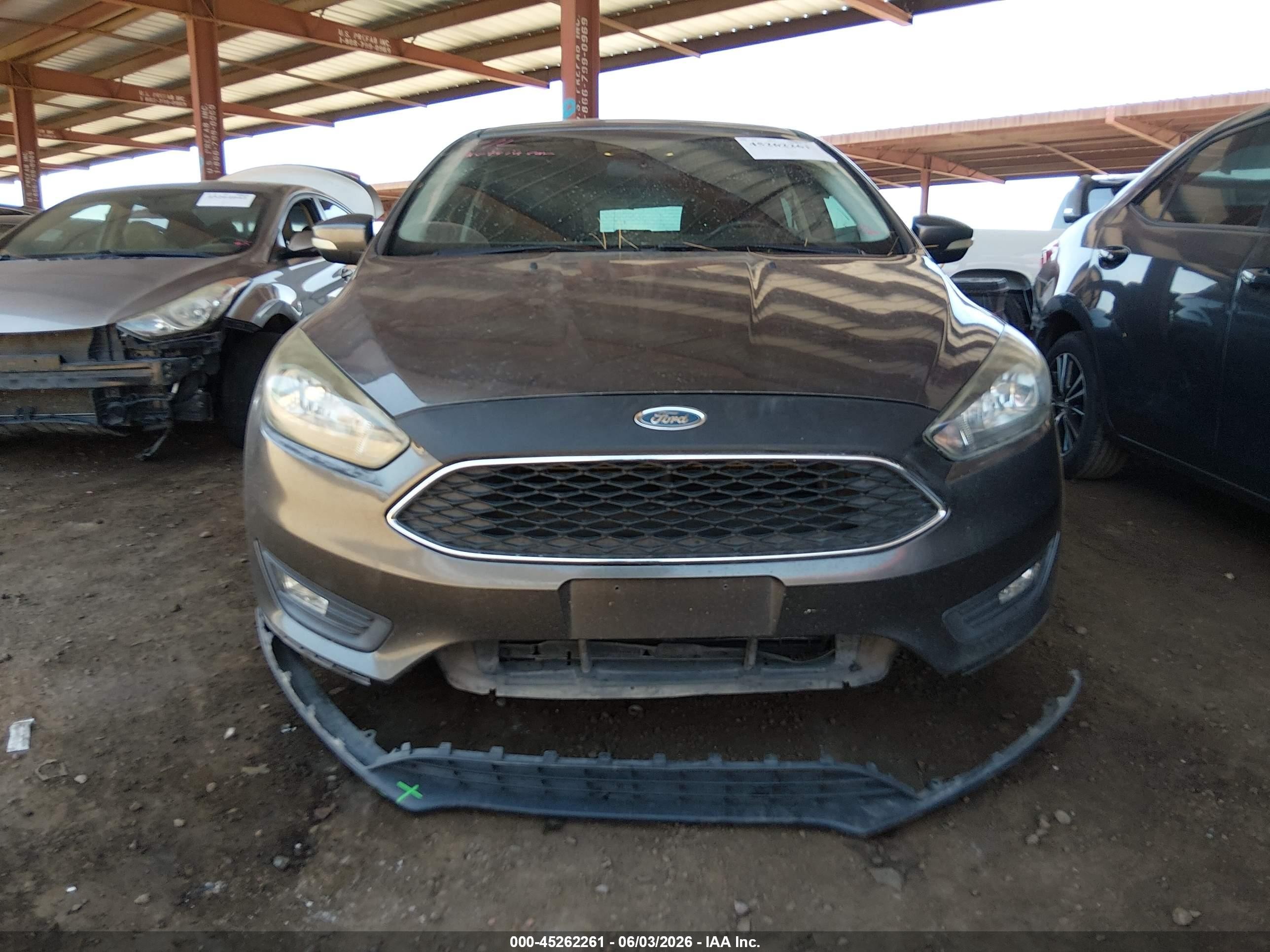 2016 Ford Focus Se Gray vin: 1FADP3K28GL340346