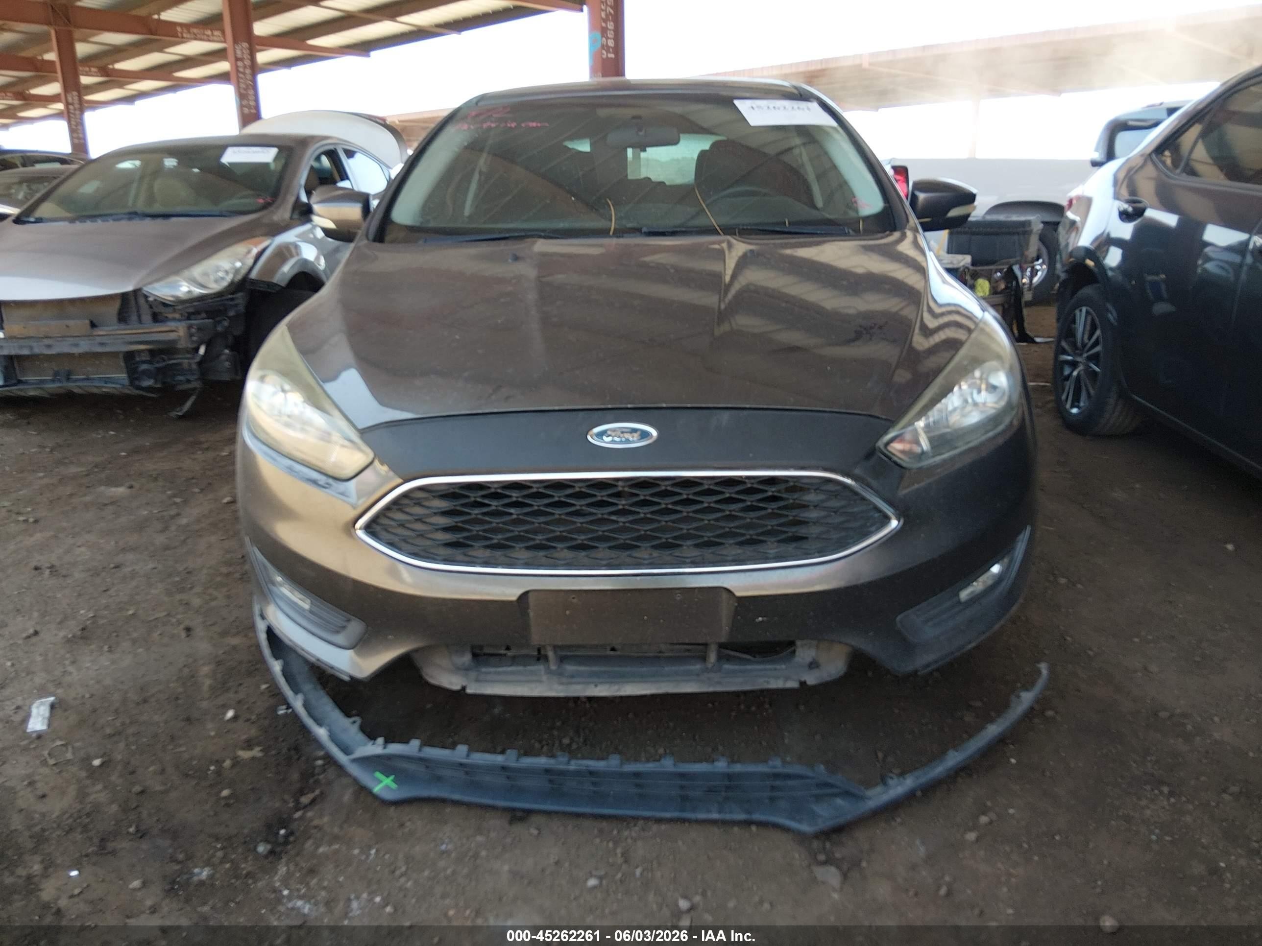 2016 Ford Focus Se Gray vin: 1FADP3K28GL340346