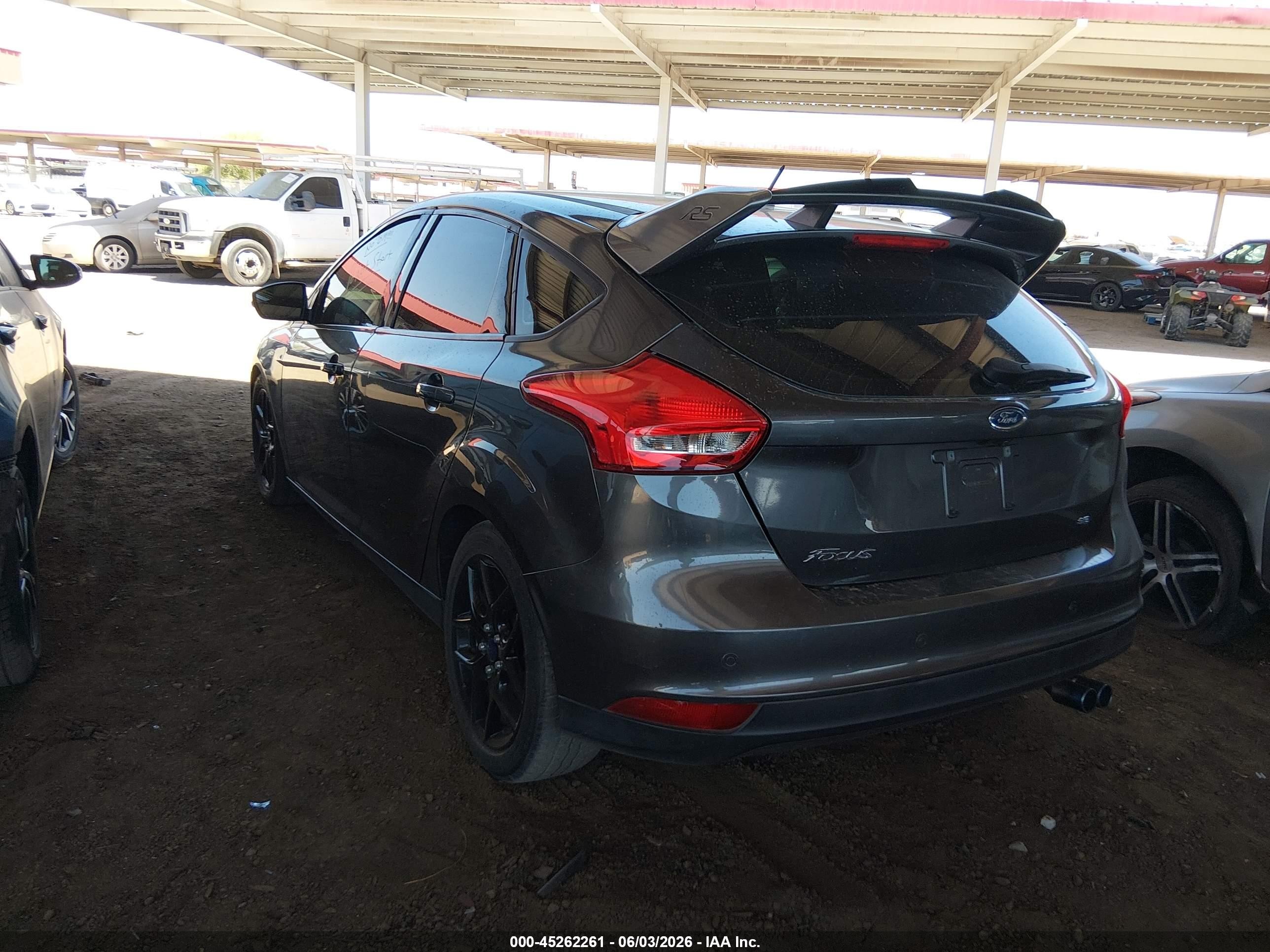 2016 Ford Focus Se Gray vin: 1FADP3K28GL340346