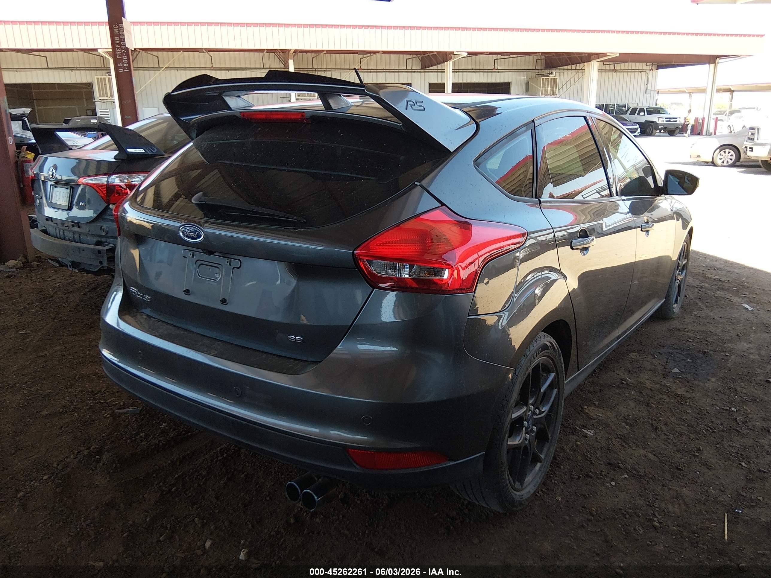 2016 Ford Focus Se Gray vin: 1FADP3K28GL340346