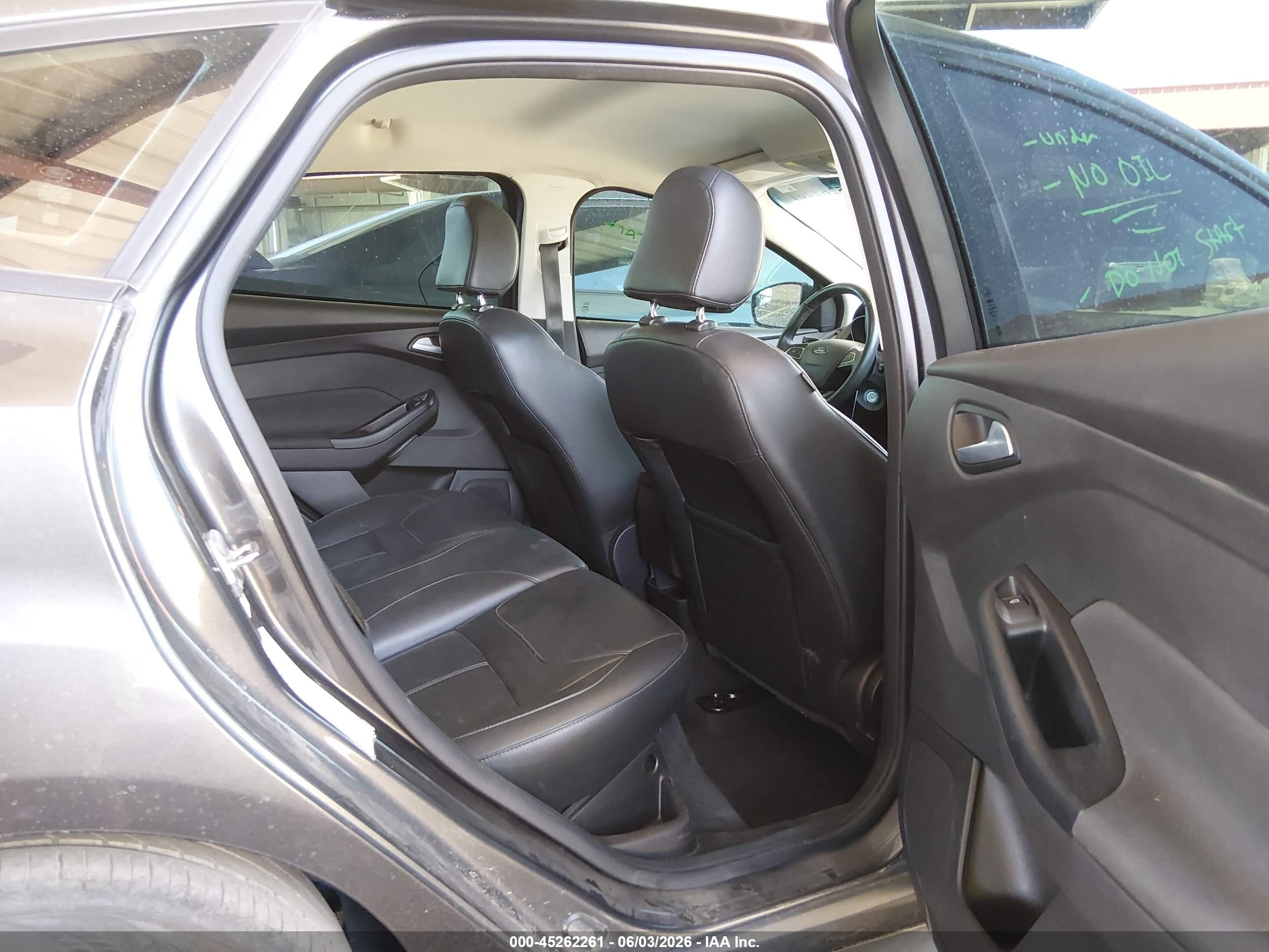 2016 Ford Focus Se Gray vin: 1FADP3K28GL340346