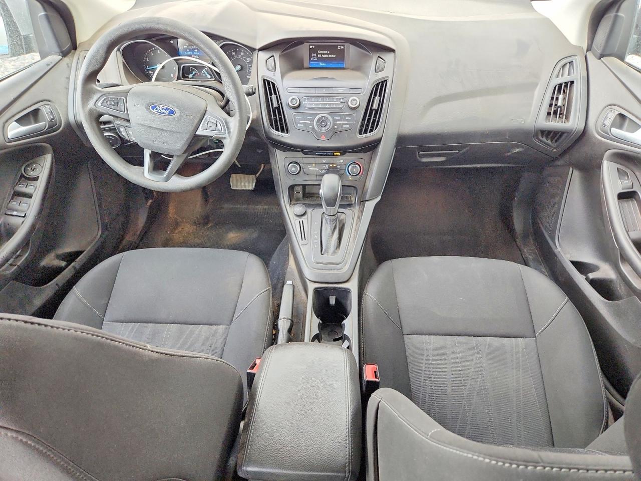 2018 Ford Focus Se Gray vin: 1FADP3K28JL259919