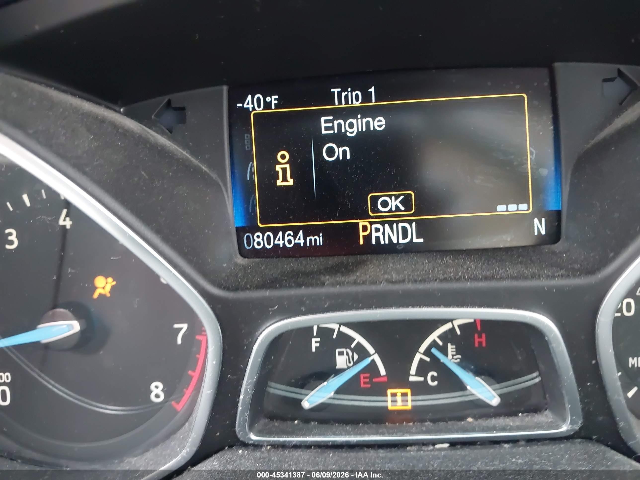 2018 Ford Focus Se Silver vin: 1FADP3K28JL266210