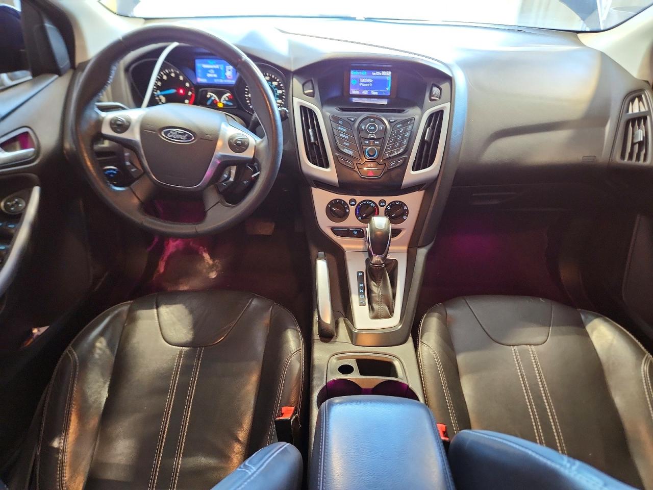 2013 Ford Focus Se Синий vin: 1FADP3K29DL145755