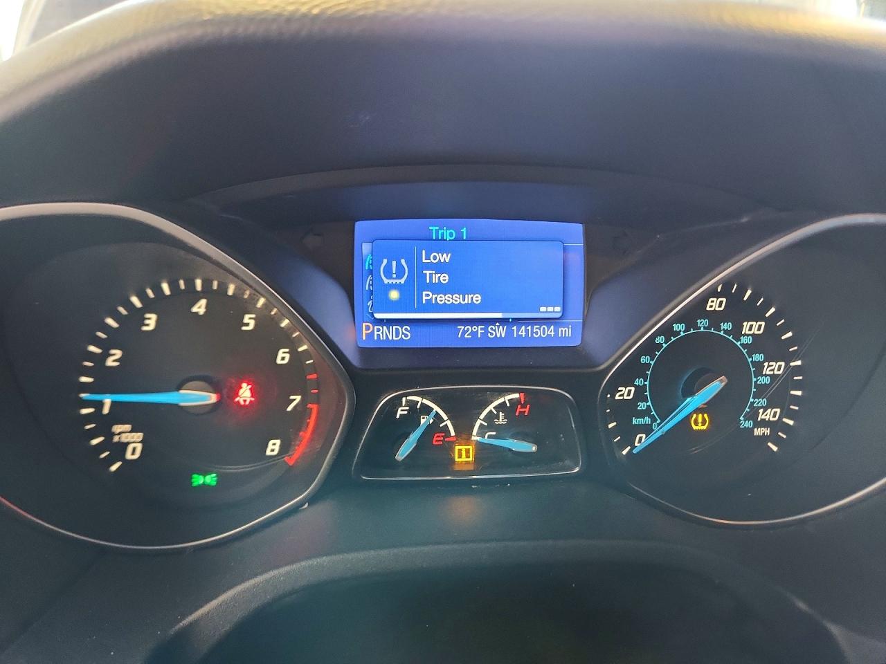 2013 Ford Focus Se Синий vin: 1FADP3K29DL145755