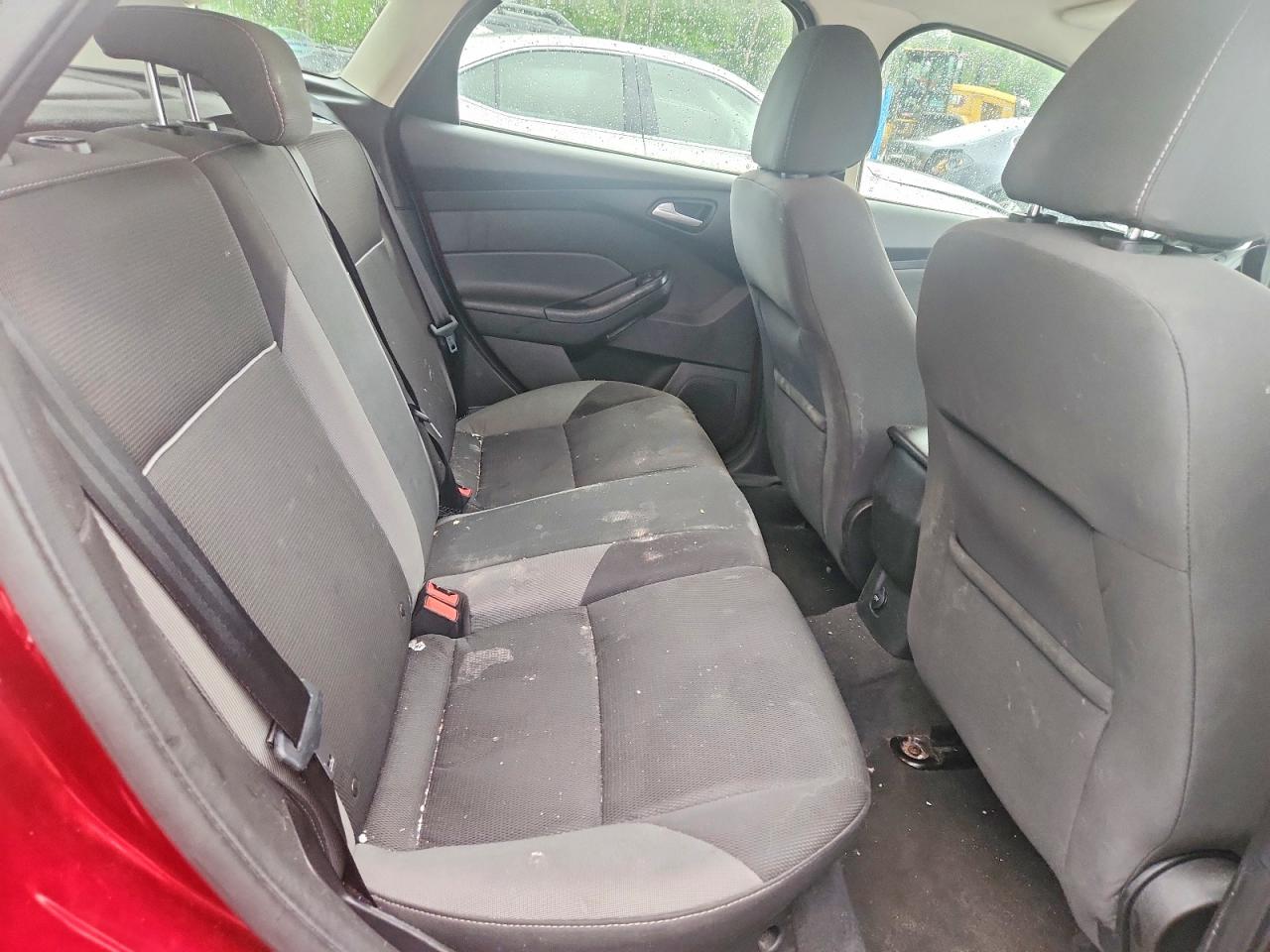 2013 Ford Focus Se Red vin: 1FADP3K29DL146923