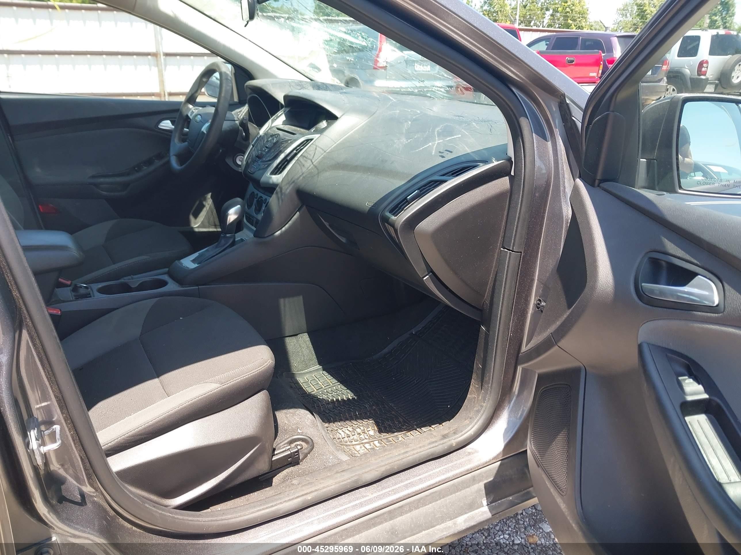2013 Ford Focus Se Gray vin: 1FADP3K29DL183843