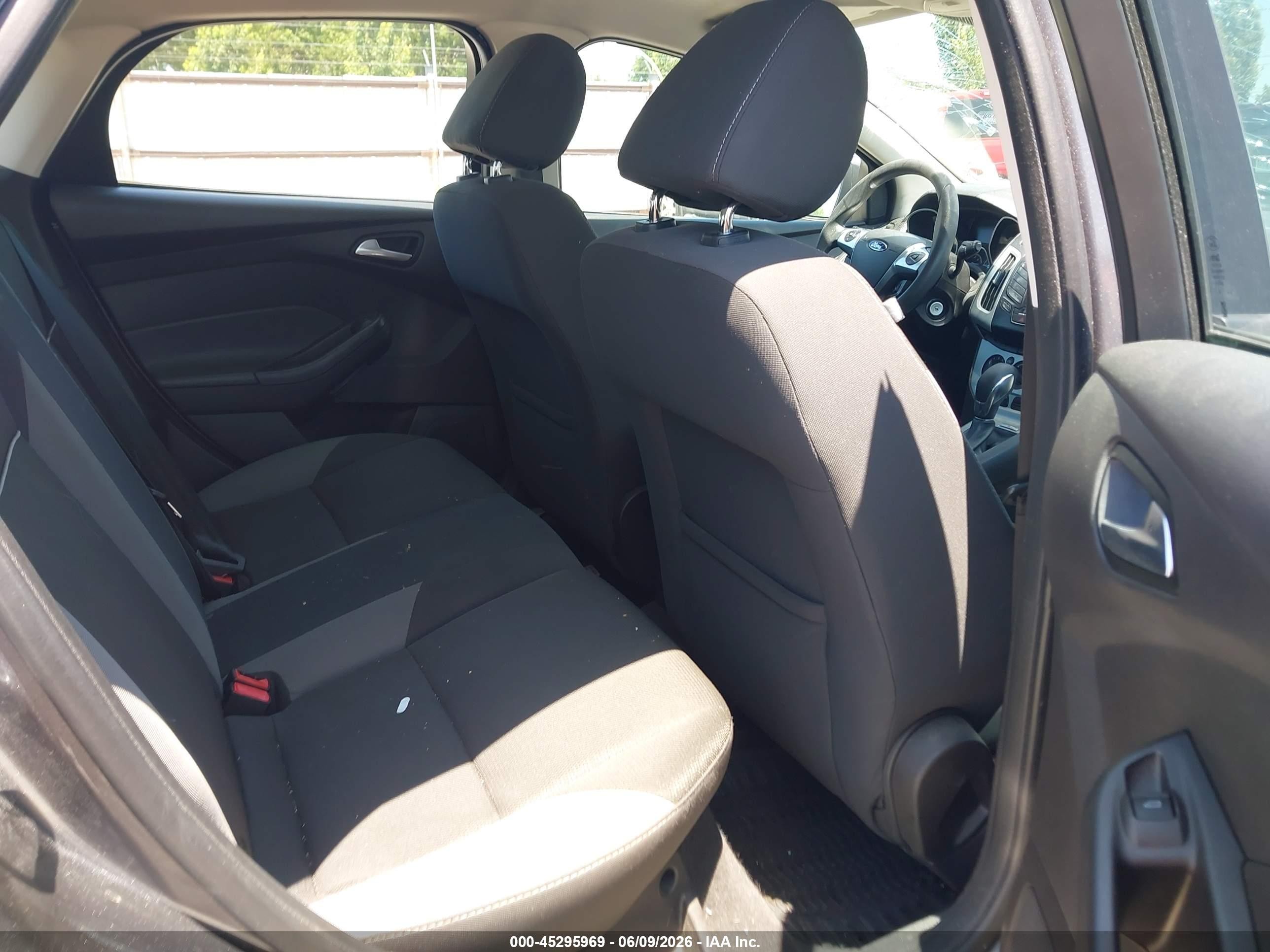 2013 Ford Focus Se Gray vin: 1FADP3K29DL183843