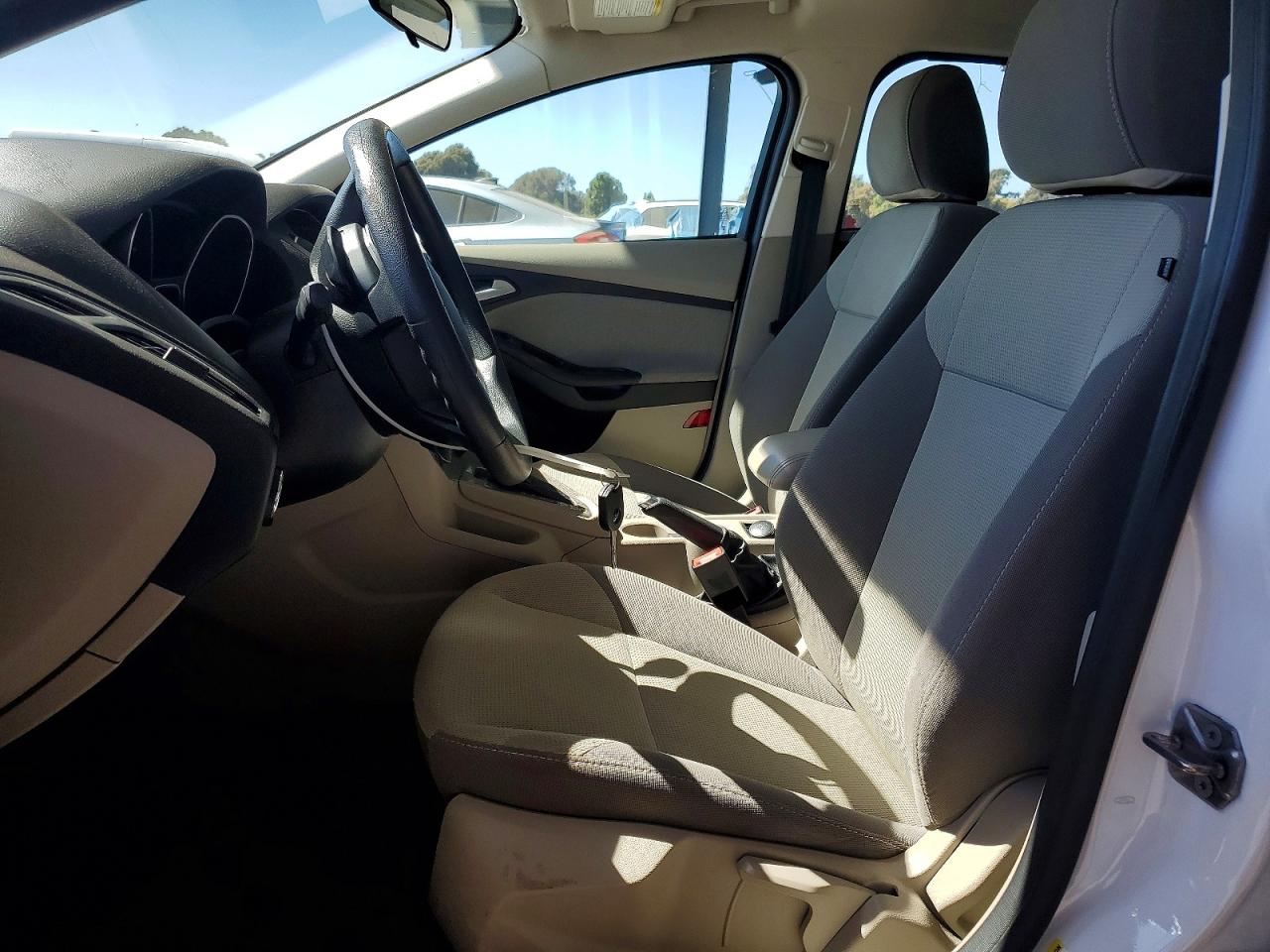 2013 Ford Focus Se White vin: 1FADP3K29DL190503