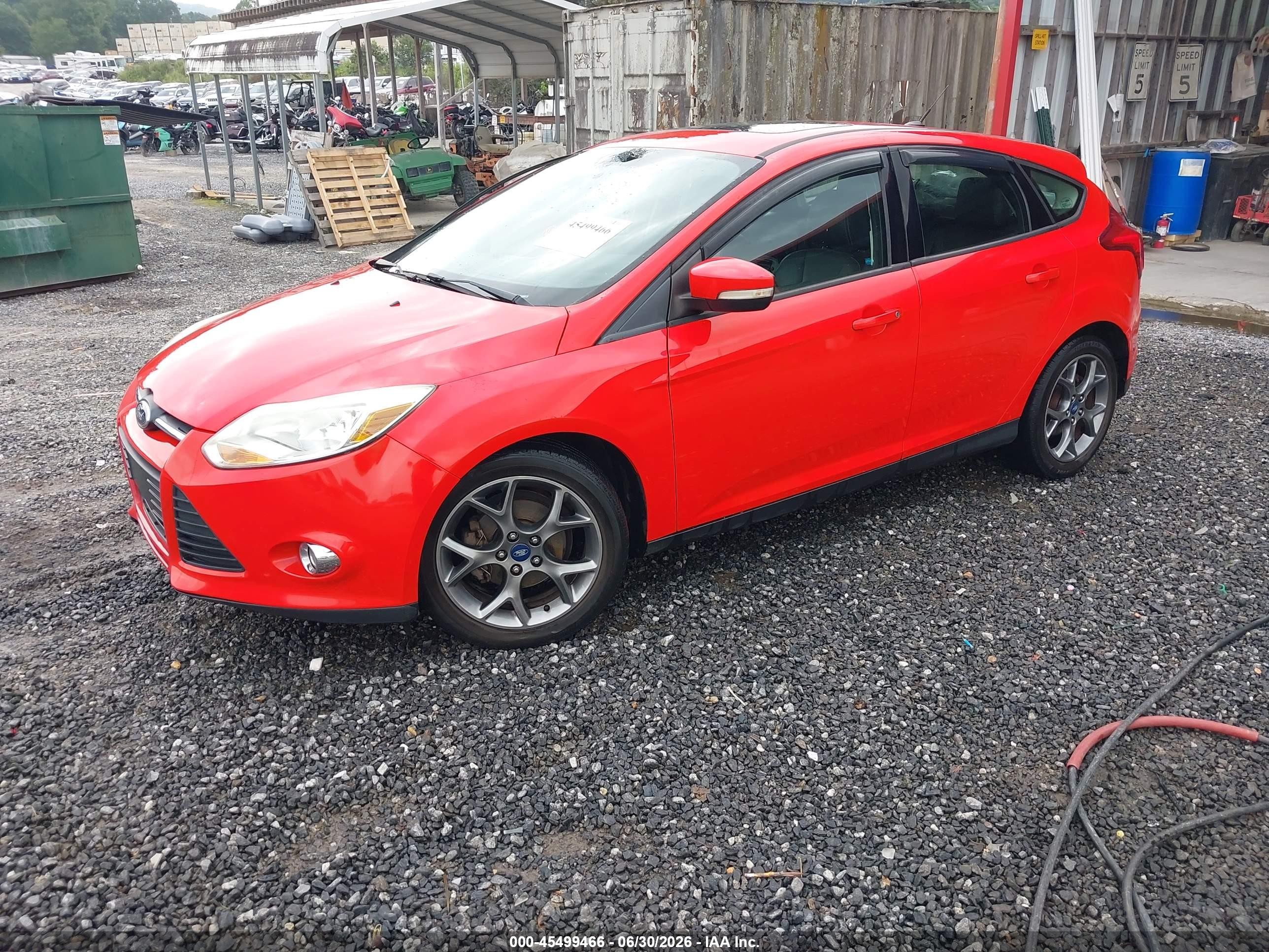 2013 Ford Focus Se Red vin: 1FADP3K29DL283585