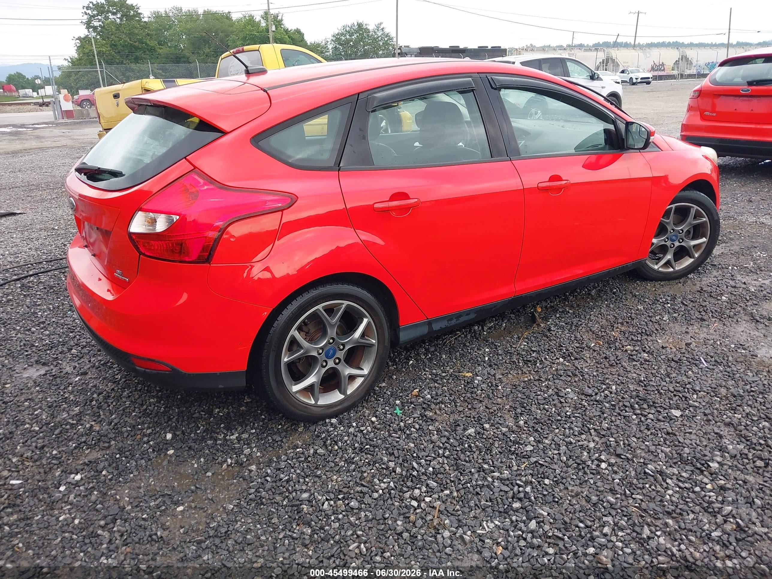 2013 Ford Focus Se Red vin: 1FADP3K29DL283585