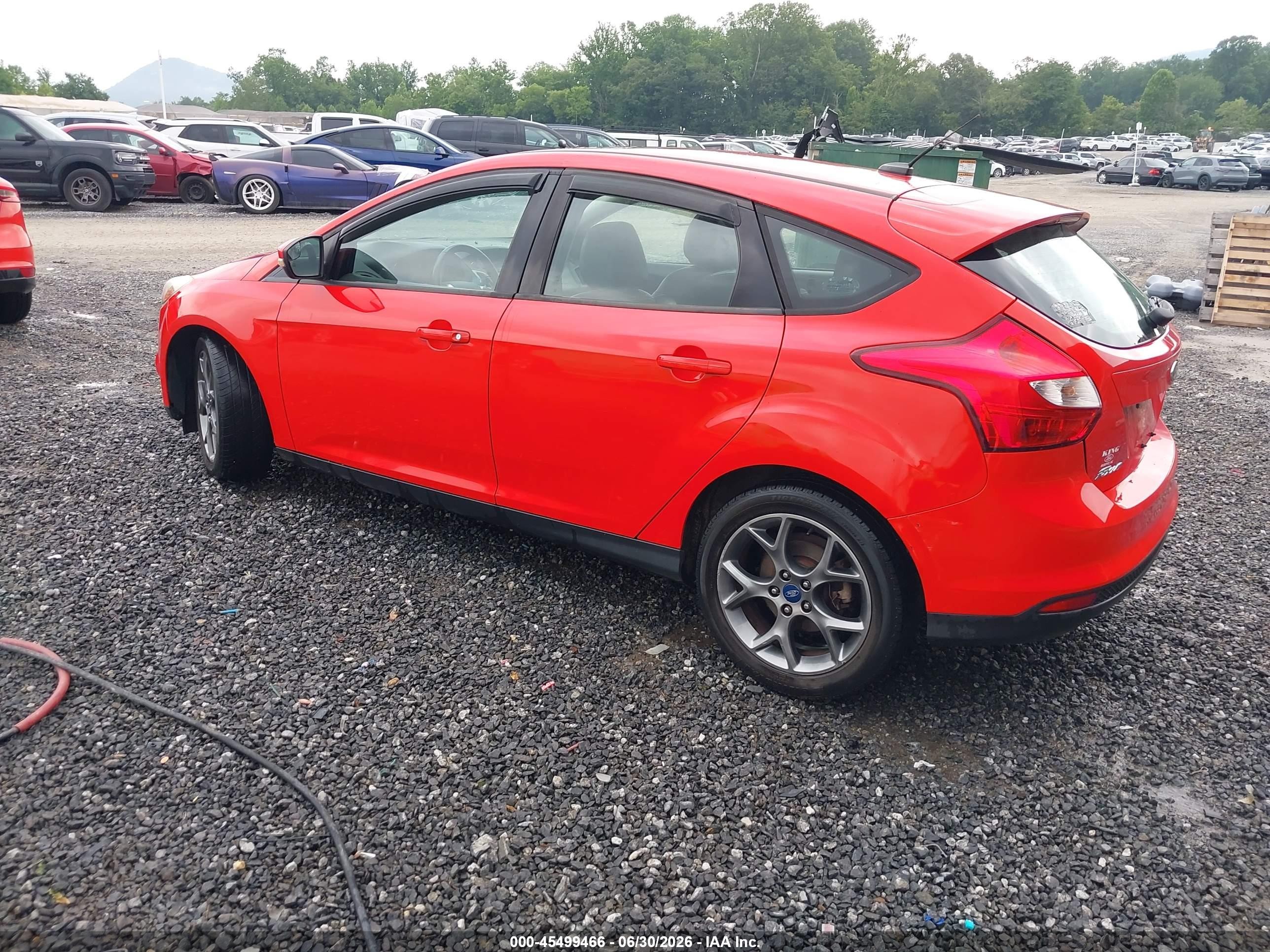 2013 Ford Focus Se Red vin: 1FADP3K29DL283585