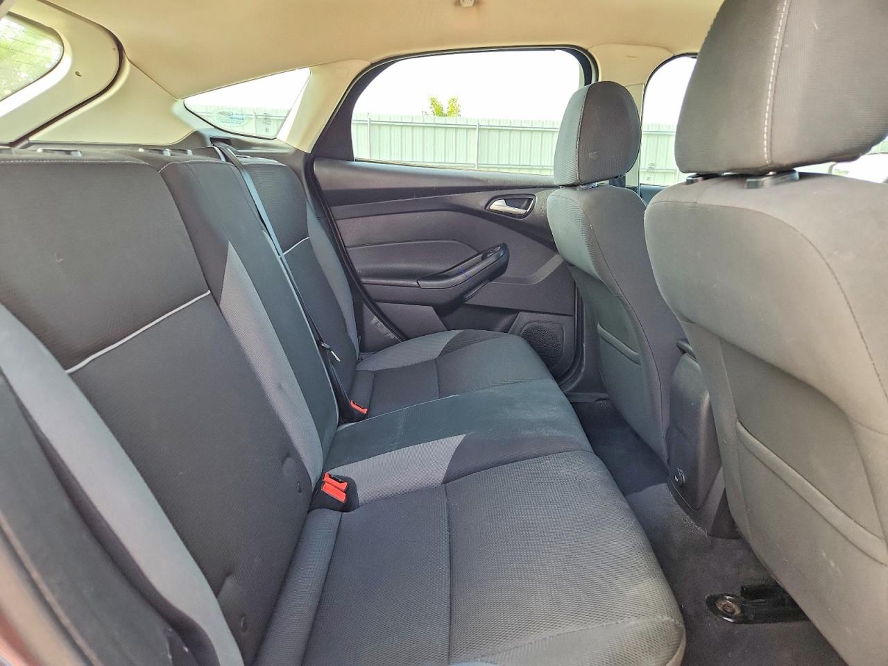 2013 Ford Focus Se Серый vin: 1FADP3K29DL306153
