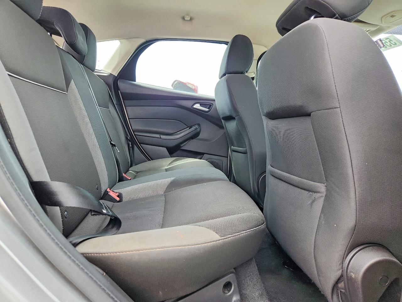 2013 Ford Focus Se Silver vin: 1FADP3K29DL321221