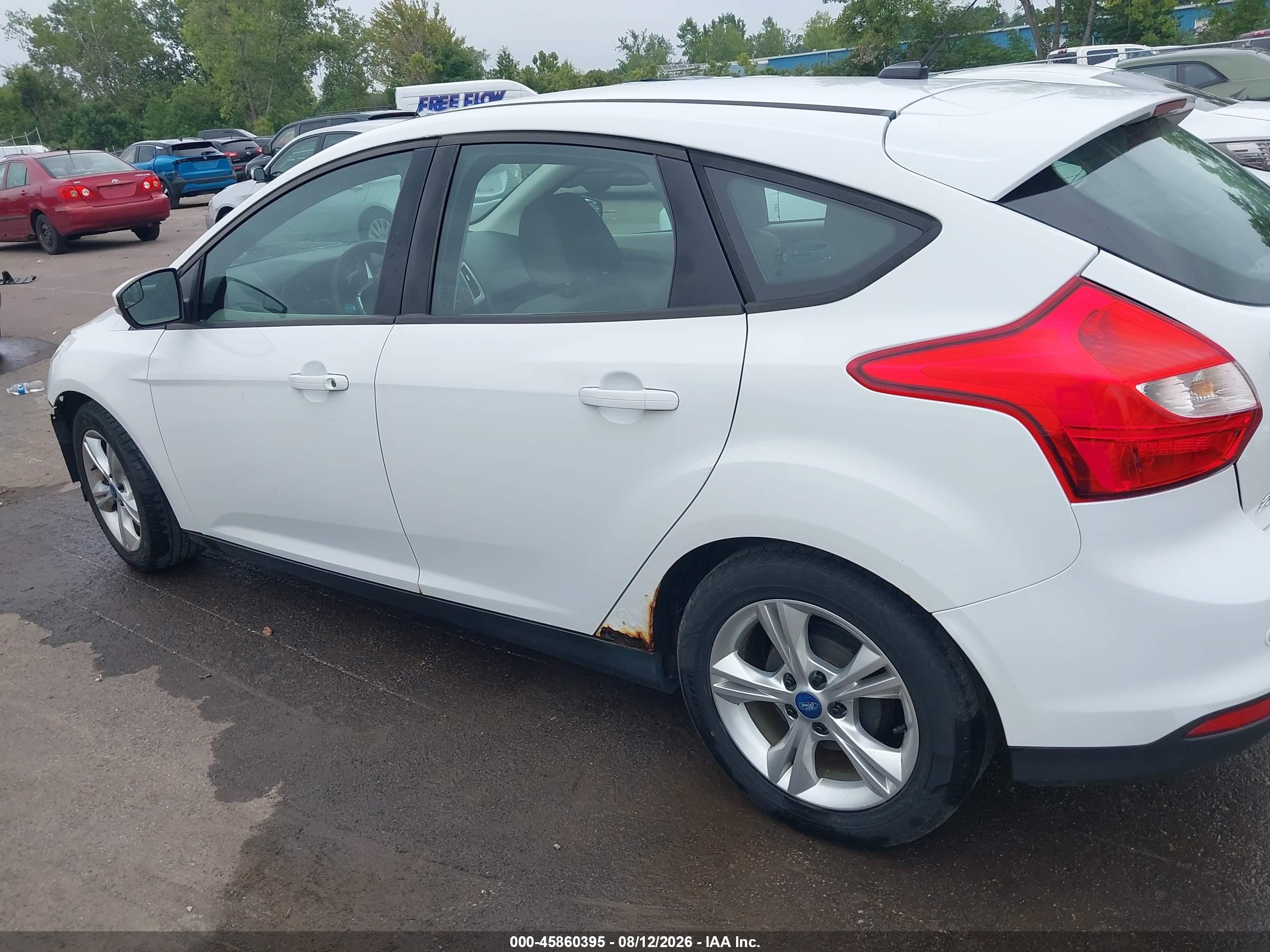 2014 Ford Focus Se White vin: 1FADP3K29EL118685