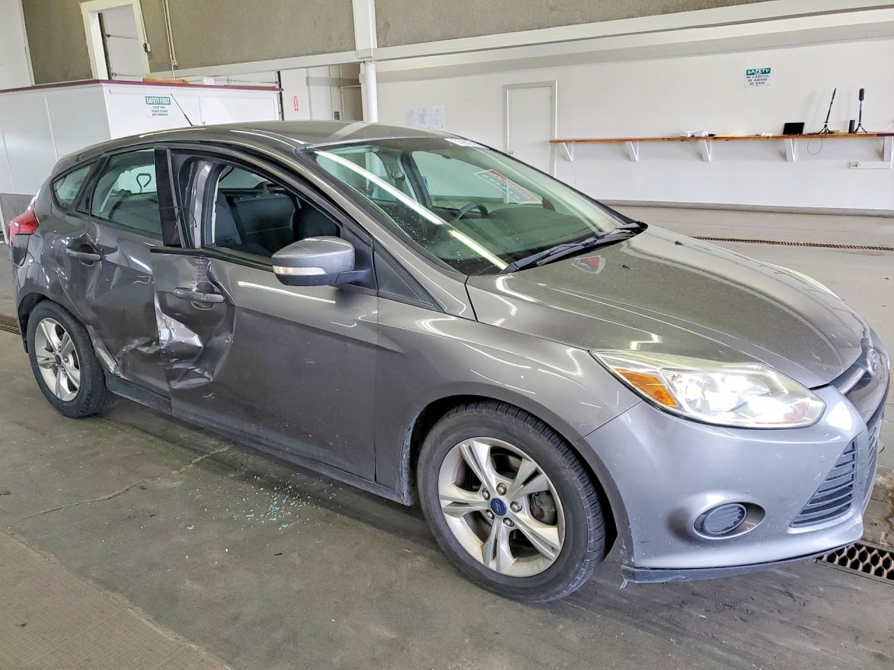 2014 Ford Focus Se Gray vin: 1FADP3K29EL132618