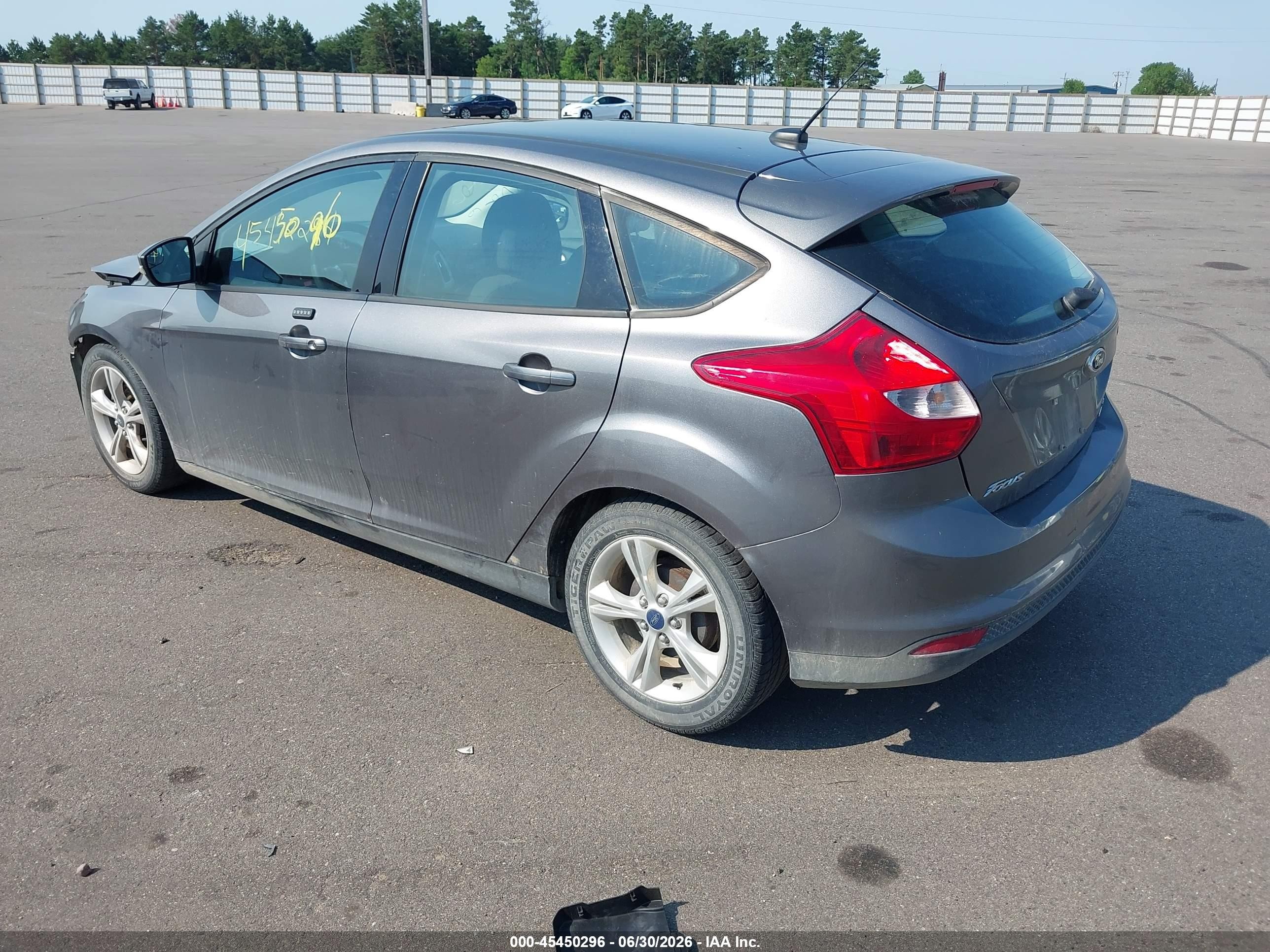 2014 Ford Focus Se Gray vin: 1FADP3K29EL138600