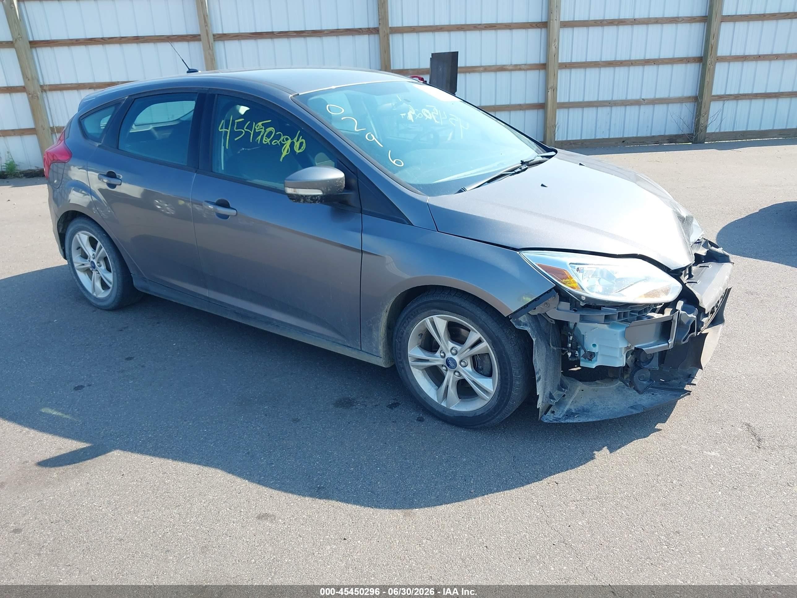 2014 Ford Focus Se Gray vin: 1FADP3K29EL138600
