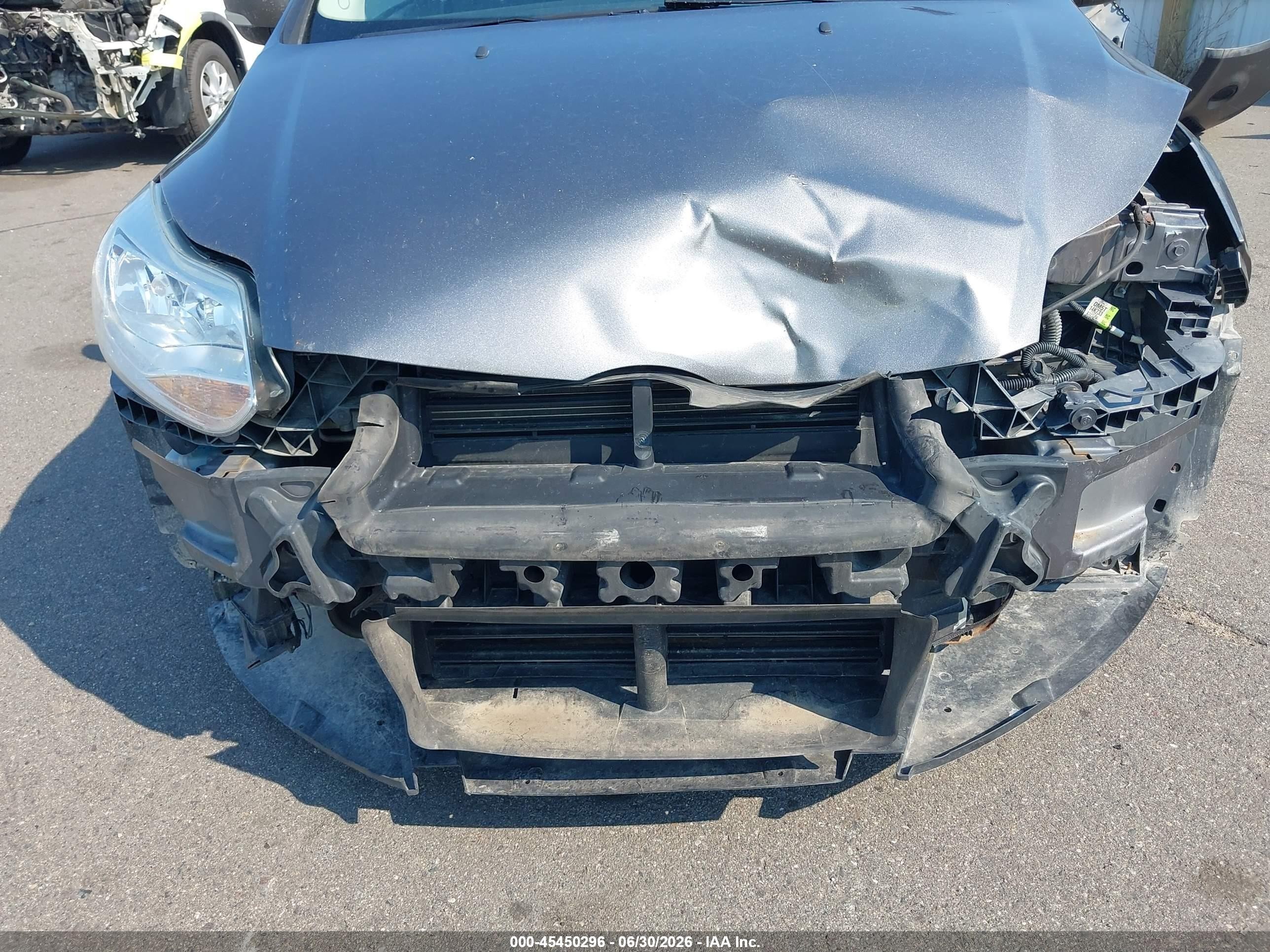 2014 Ford Focus Se Gray vin: 1FADP3K29EL138600