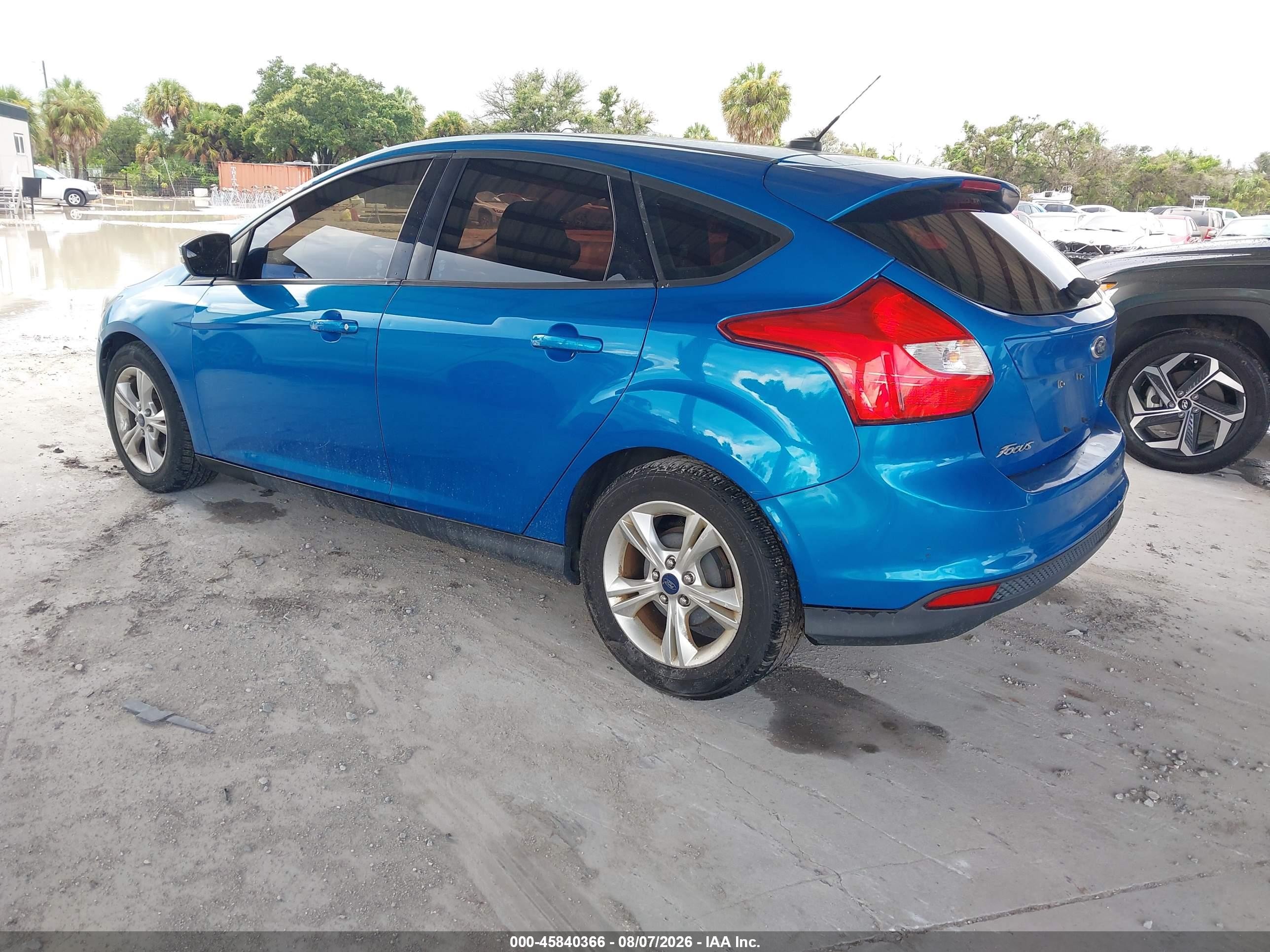 2014 Ford Focus Se Blue vin: 1FADP3K29EL181687