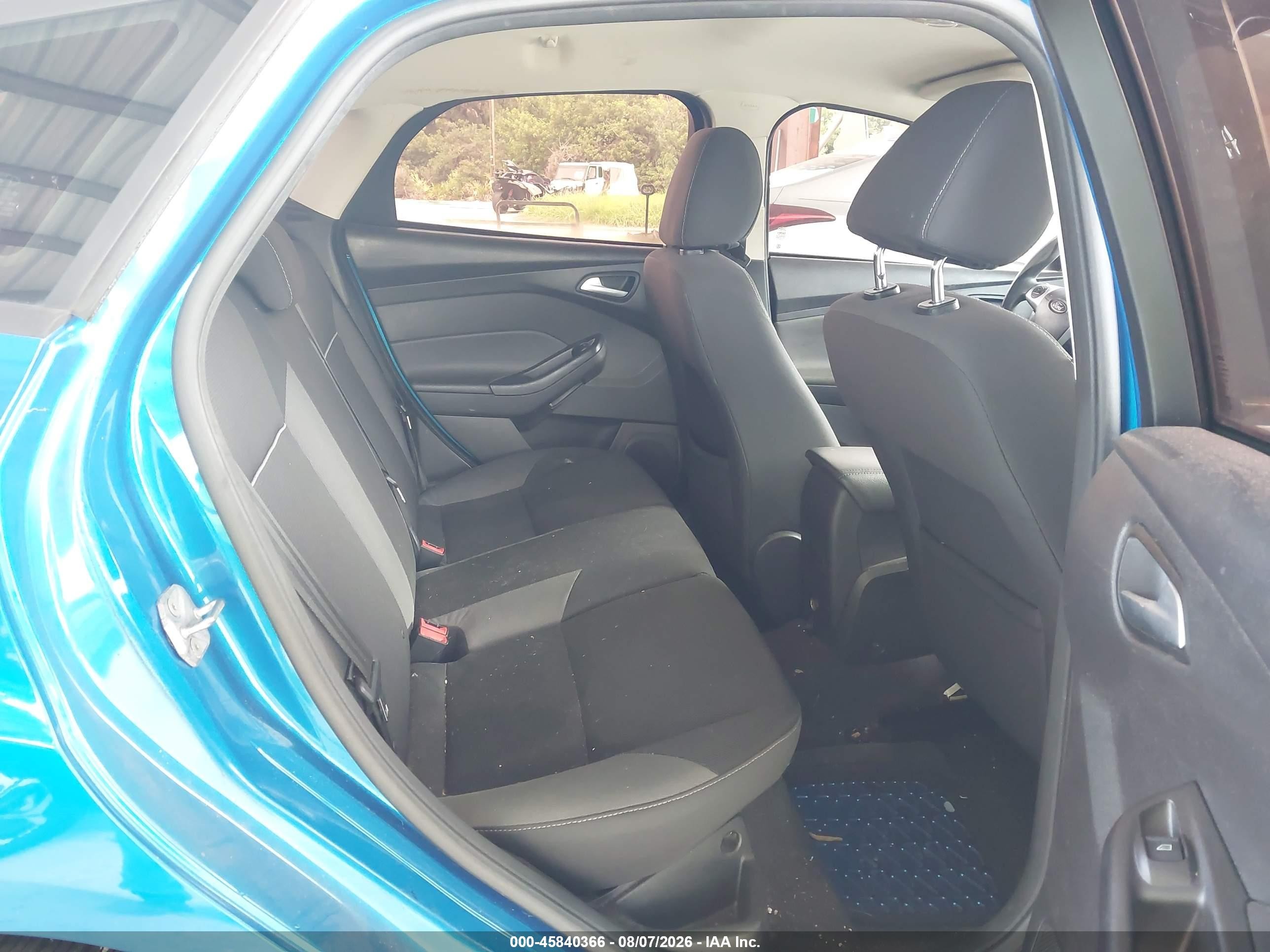 2014 Ford Focus Se Blue vin: 1FADP3K29EL181687