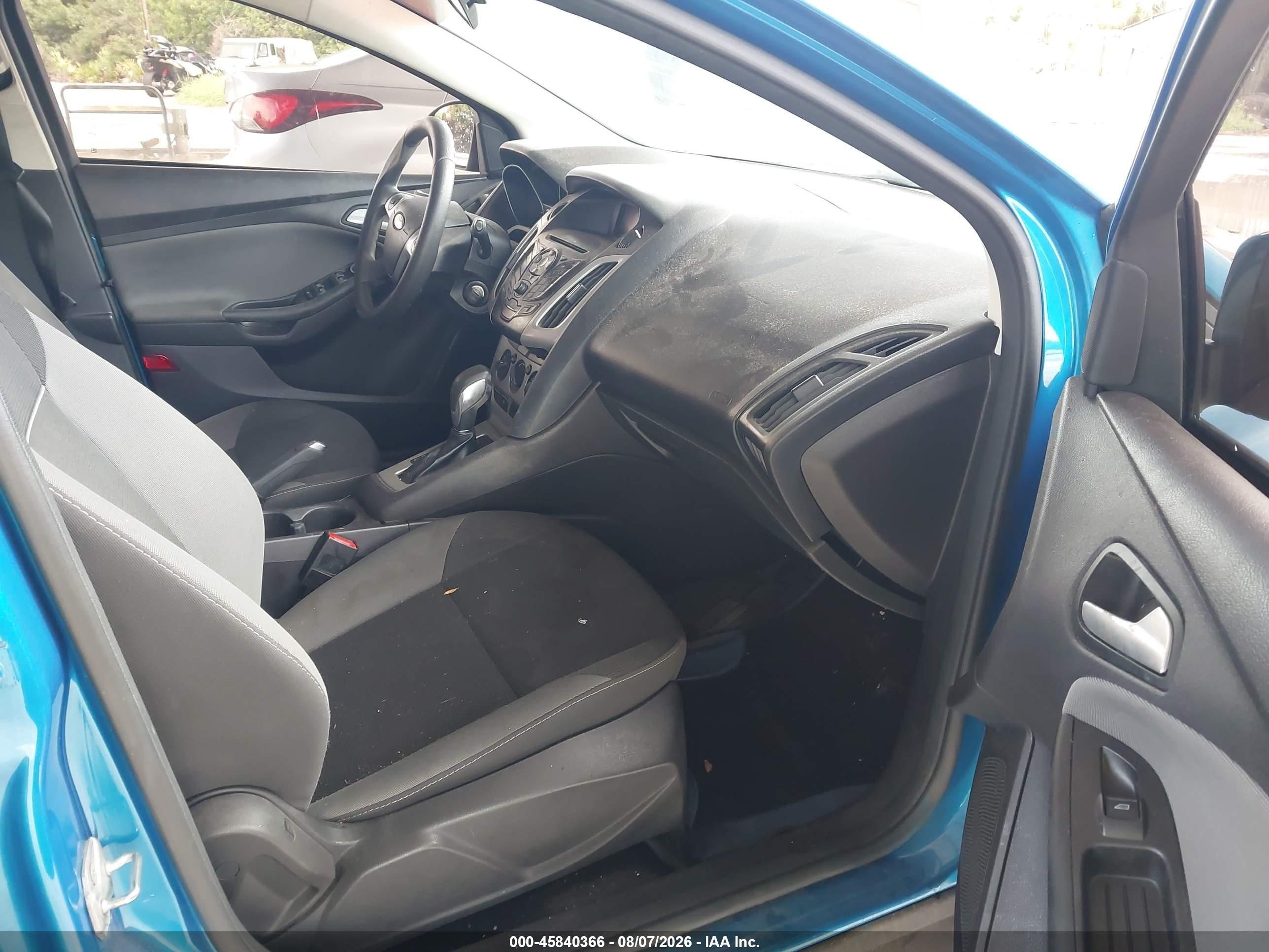 2014 Ford Focus Se Blue vin: 1FADP3K29EL181687