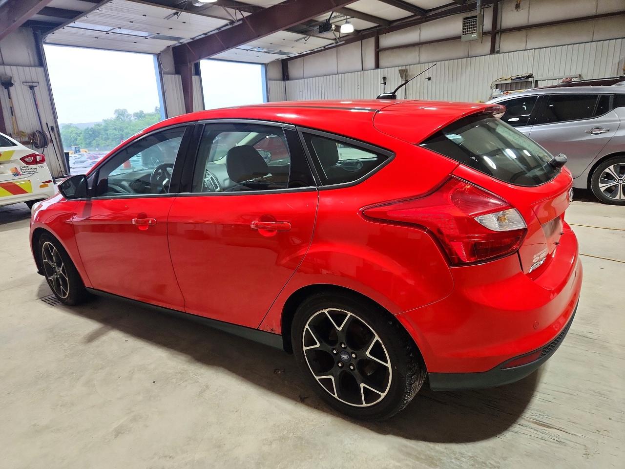 2014 Ford Focus Se Red vin: 1FADP3K29EL194181