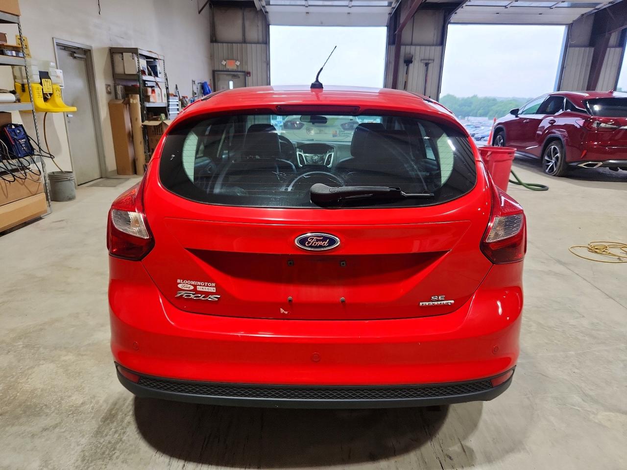 2014 Ford Focus Se Red vin: 1FADP3K29EL194181