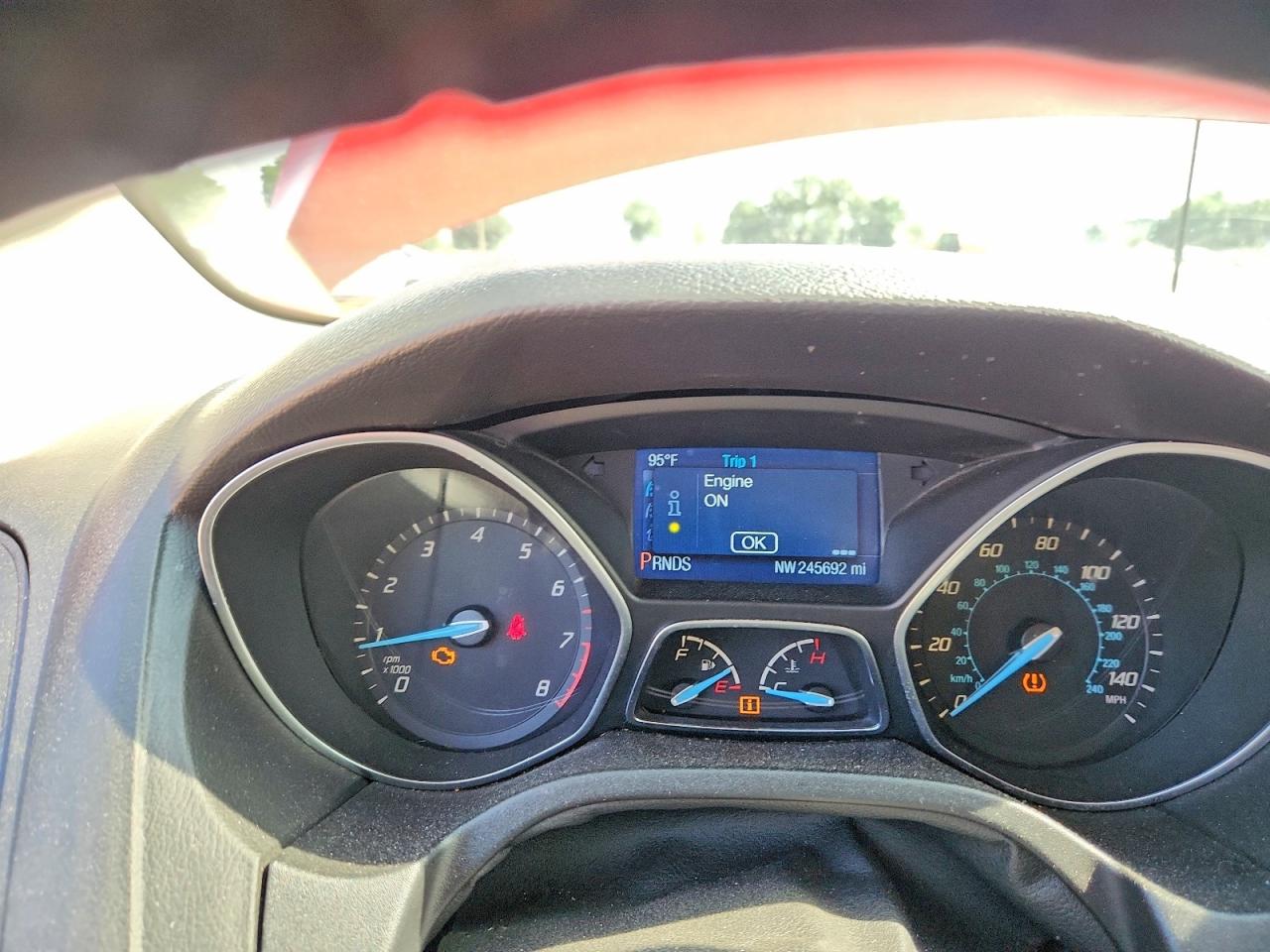 2014 Ford Focus Se Red vin: 1FADP3K29EL203249