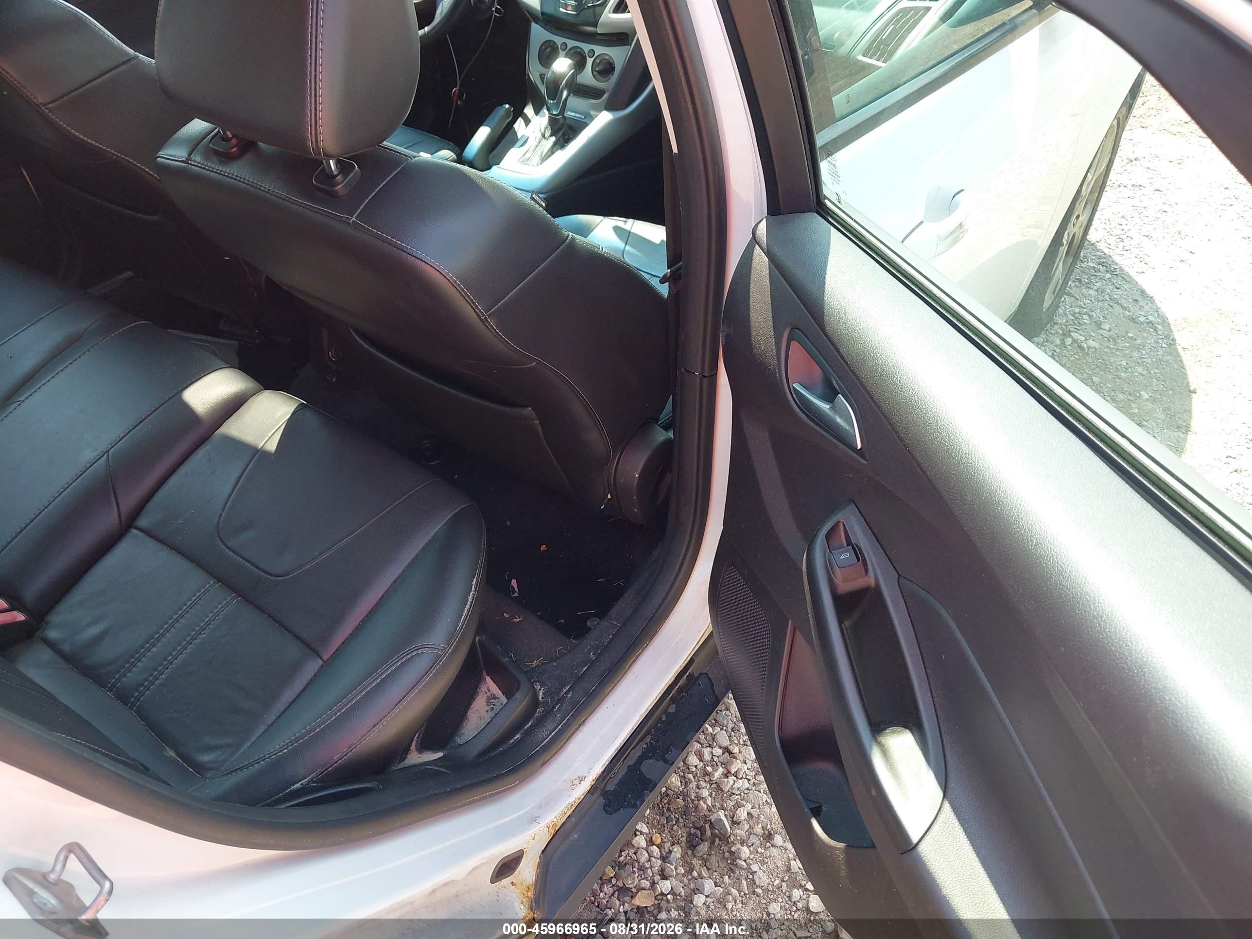 2014 Ford Focus Se White vin: 1FADP3K29EL226515