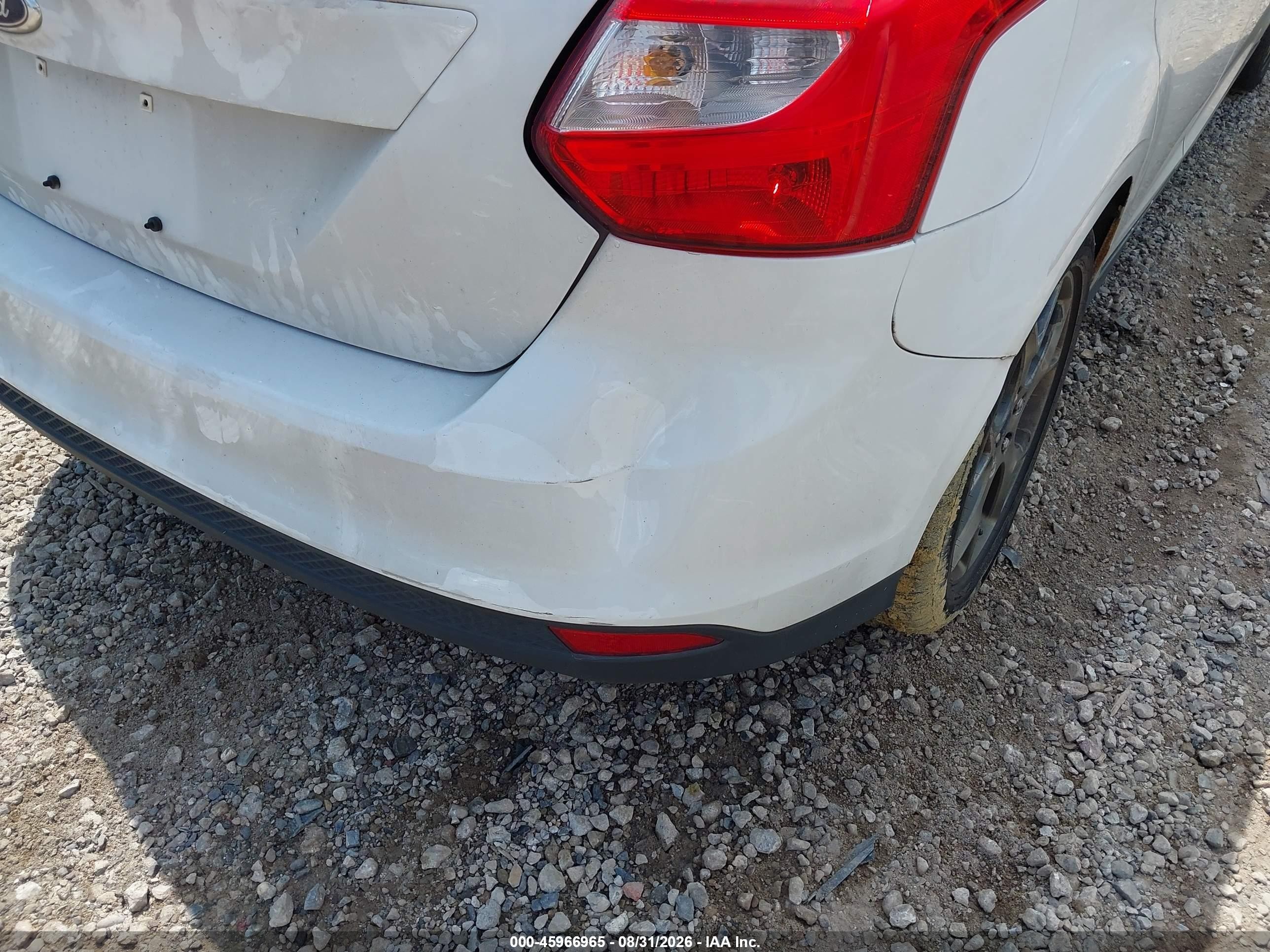 2014 Ford Focus Se White vin: 1FADP3K29EL226515