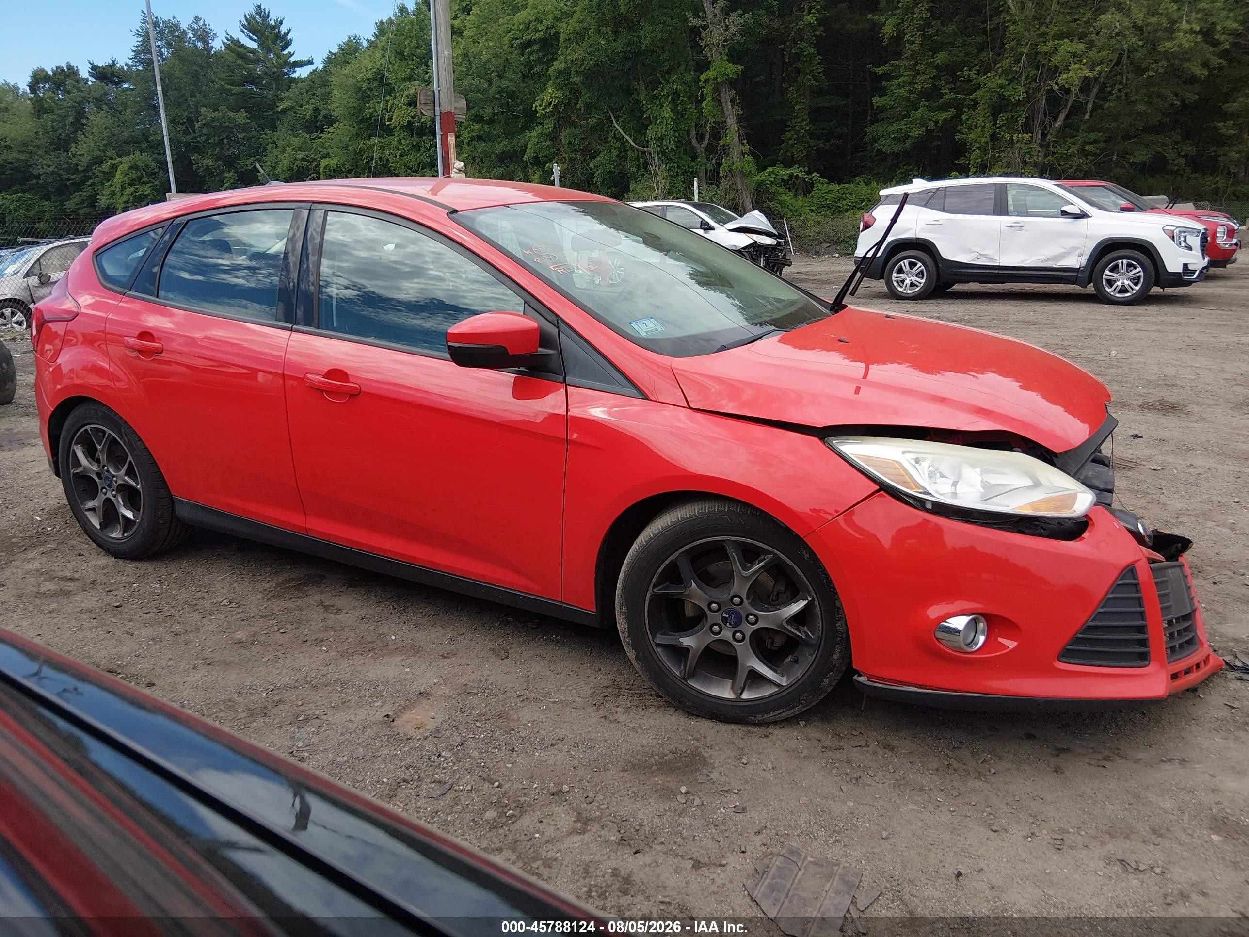 2014 Ford Focus Se Красный vin: 1FADP3K29EL261863