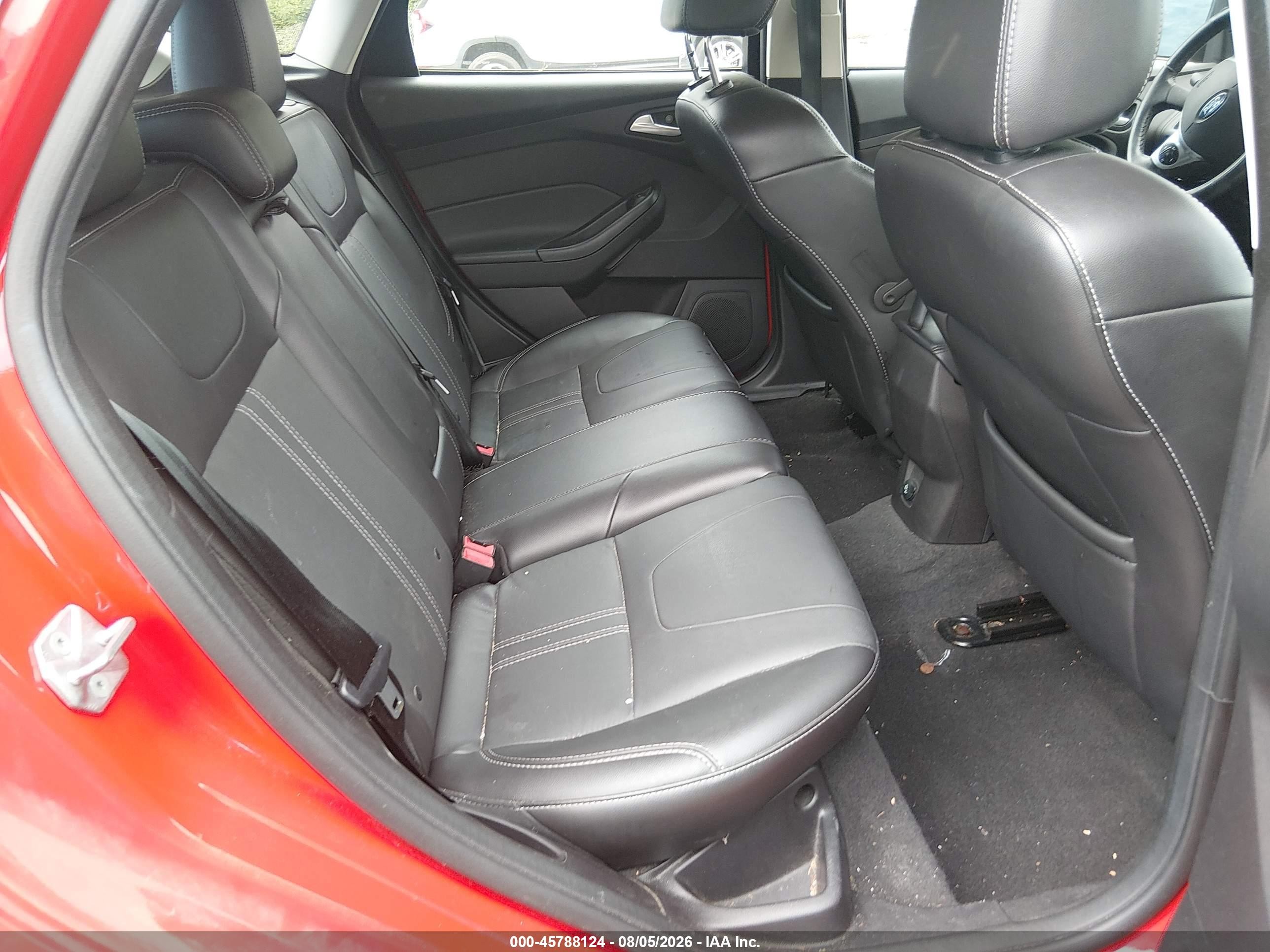 2014 Ford Focus Se Красный vin: 1FADP3K29EL261863