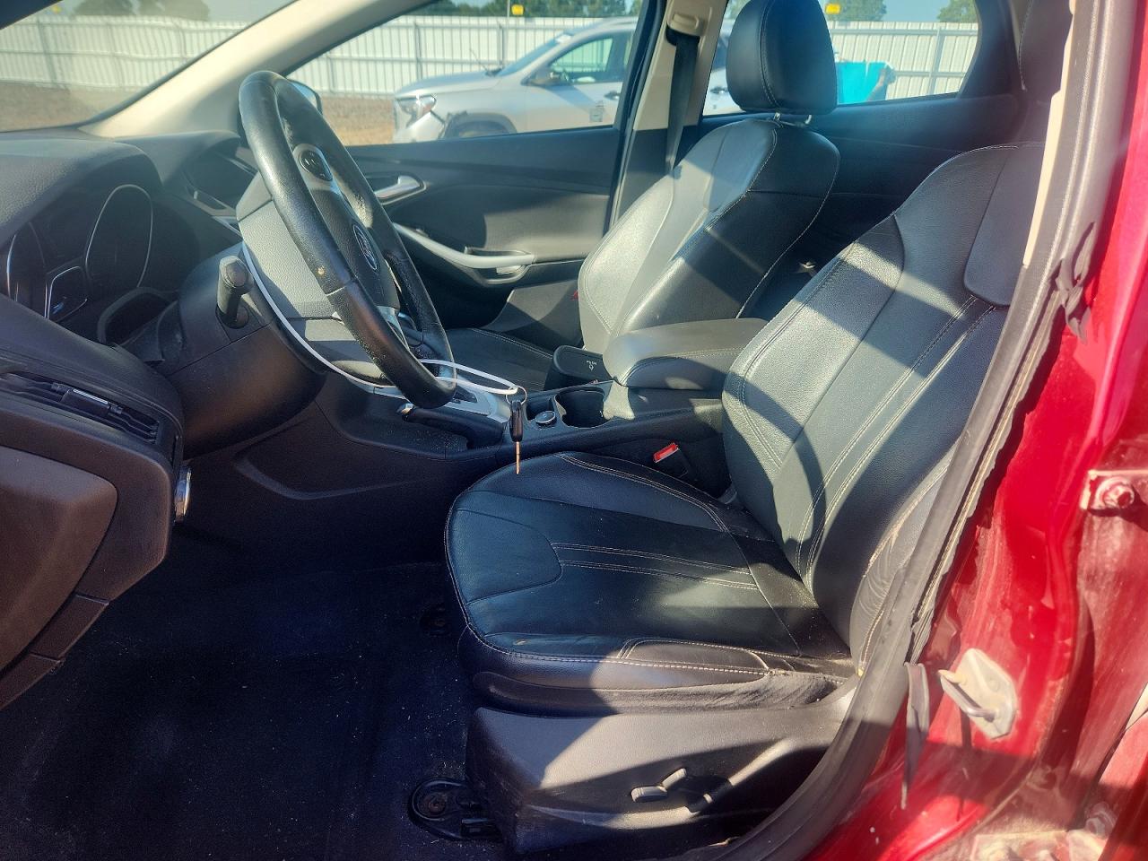 2014 Ford Focus Se Red vin: 1FADP3K29EL276198
