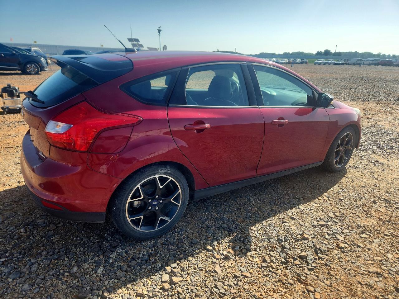 2014 Ford Focus Se Red vin: 1FADP3K29EL276198