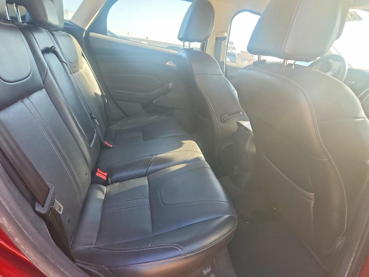 2014 Ford Focus Se Red vin: 1FADP3K29EL276198