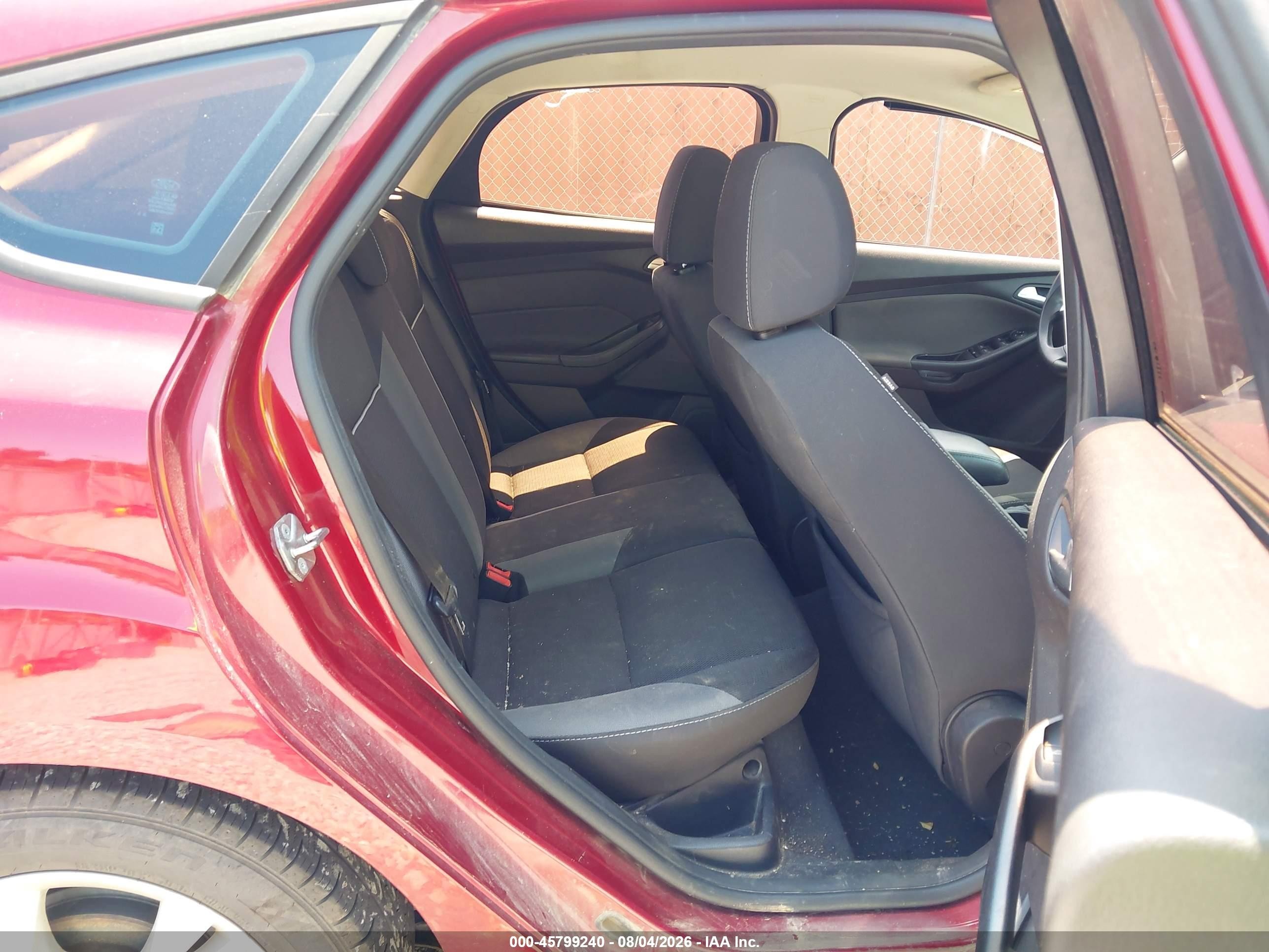 2014 Ford Focus Se Темно-бордовый vin: 1FADP3K29EL280669