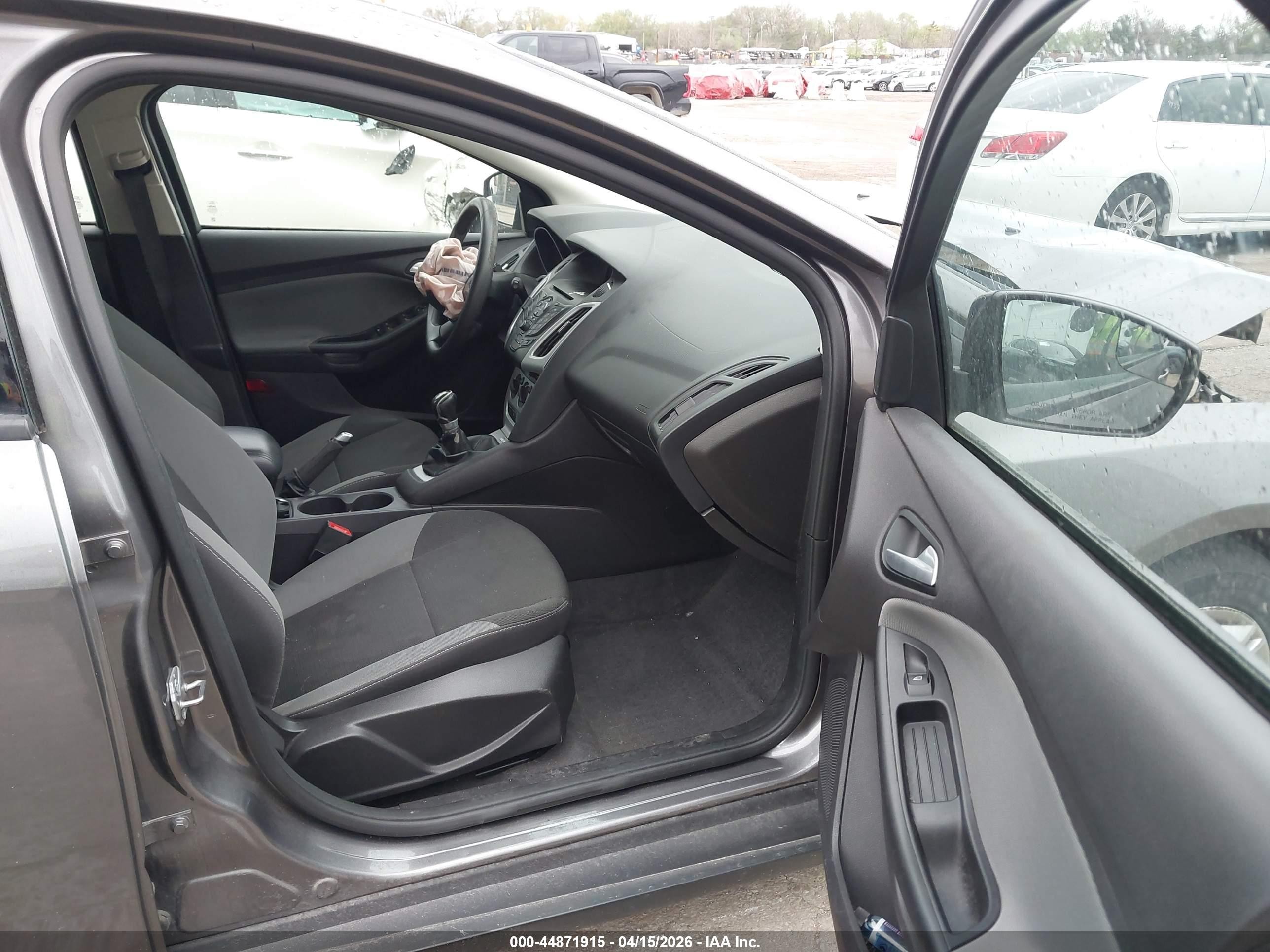 2014 Ford Focus Se Gray vin: 1FADP3K29EL298704