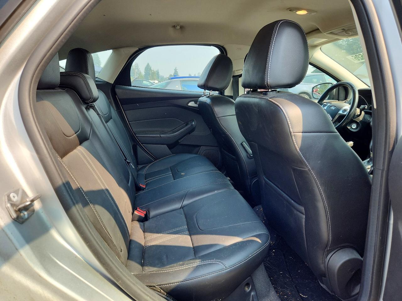 2014 Ford Focus Se Серебряный vin: 1FADP3K29EL300709