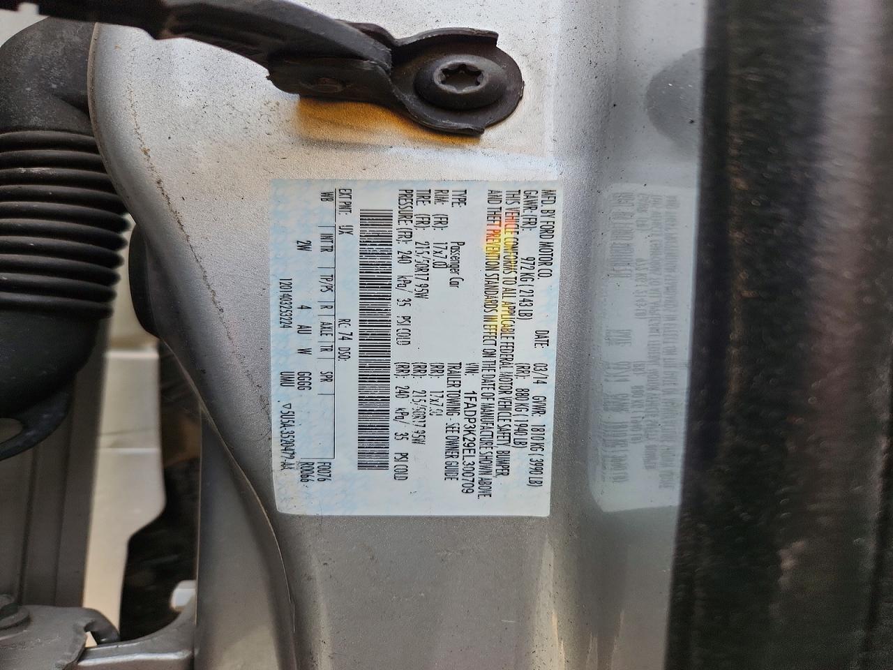 2014 Ford Focus Se Серебряный vin: 1FADP3K29EL300709